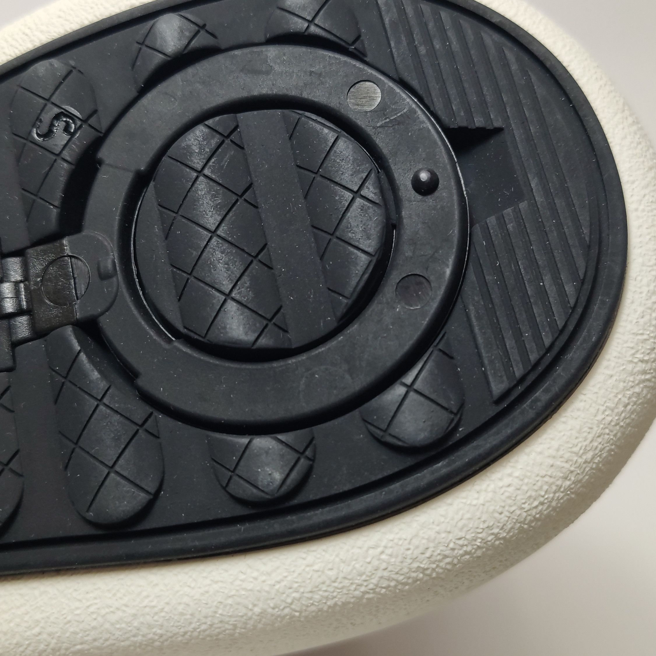 Chanel Chanel Women 8 Lowtop Sneakers Size US 8 / IT 38 - 8 Thumbnail