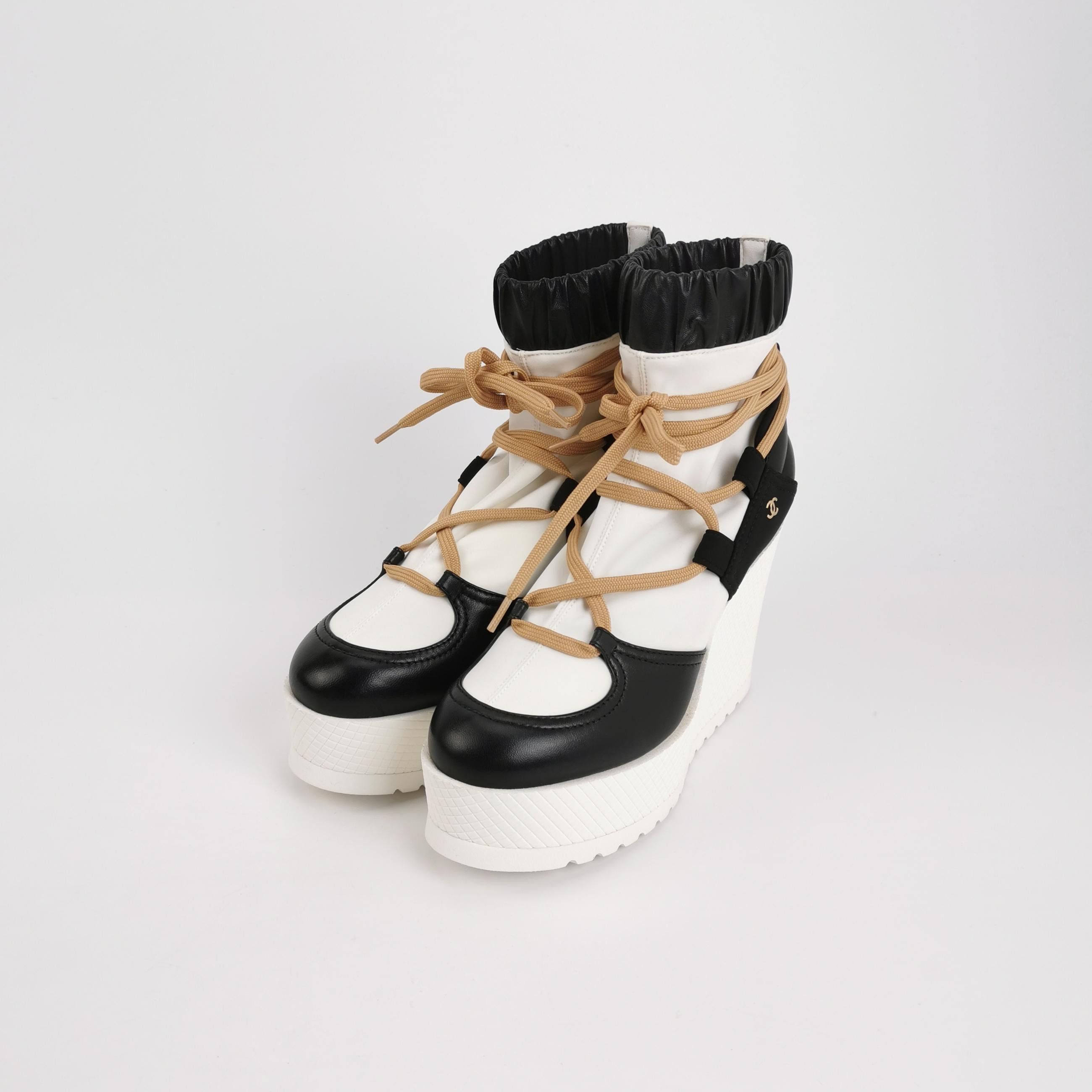 Chanel Chanel Women 6 Heels Size US 6 / IT 36 - 2 Thumbnail