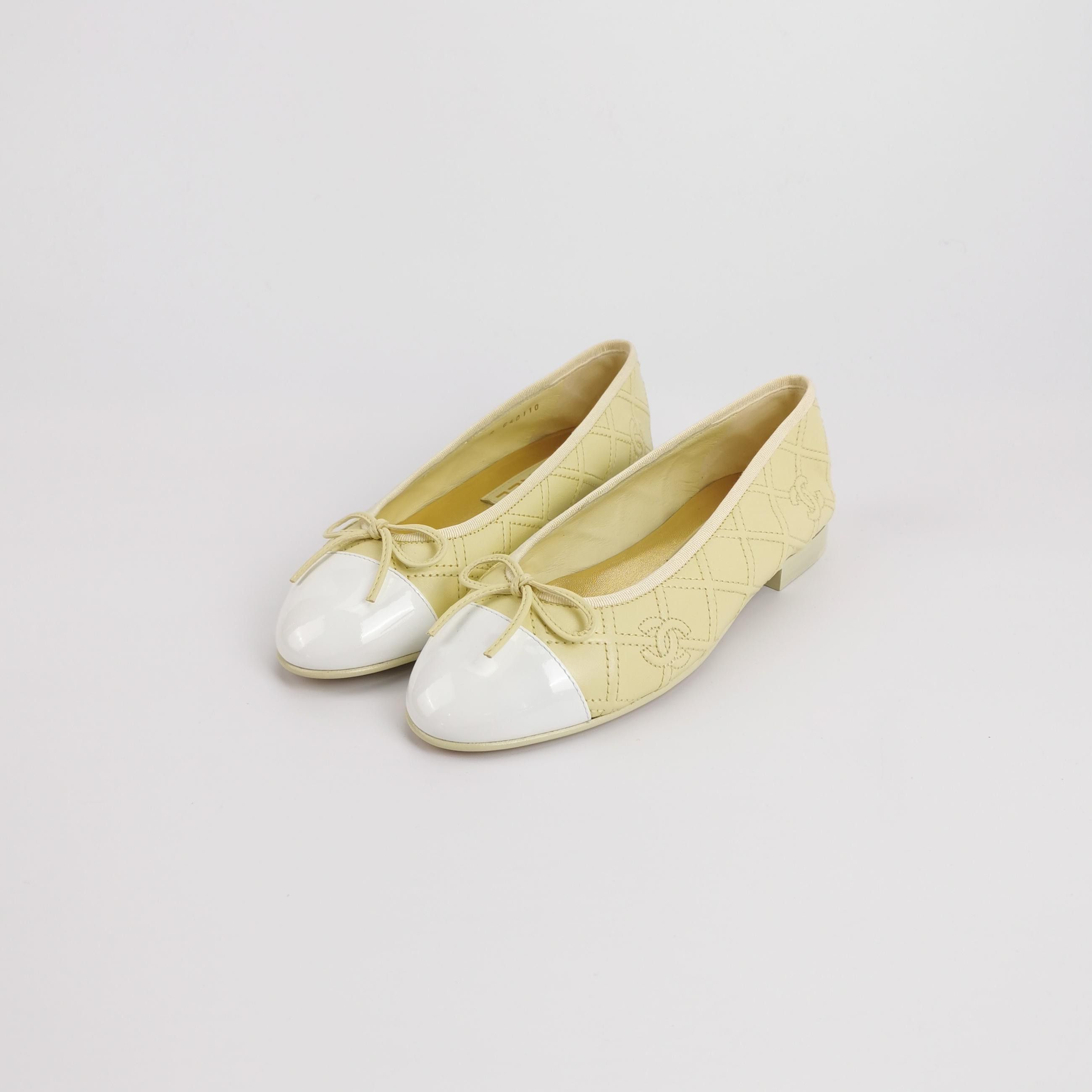 Chanel Chanel Women 6 Flats Size US 6 / IT 36 - 2 Thumbnail
