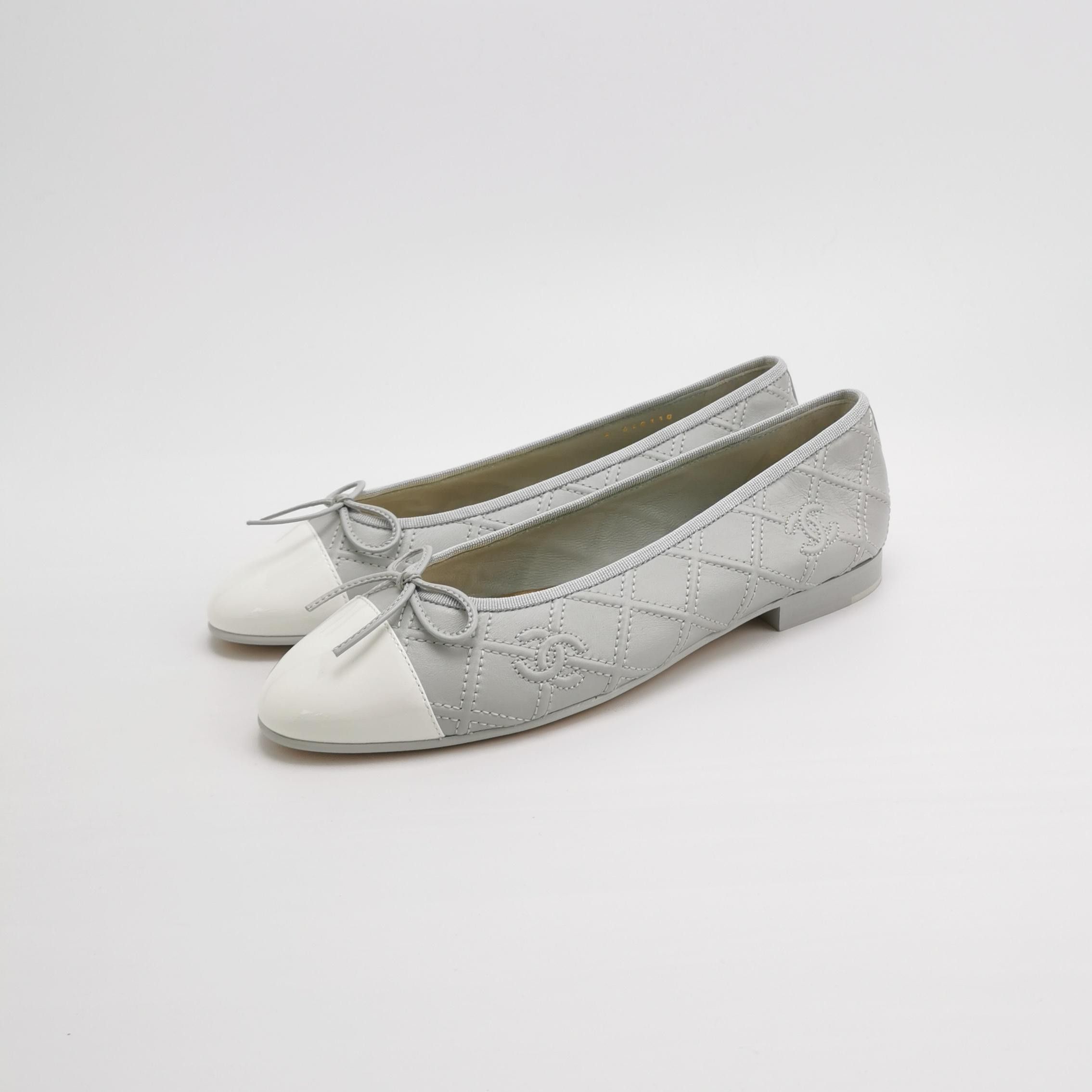 Chanel Chanel Women 8 Flats Size US 8 / IT 38 - 2 Thumbnail