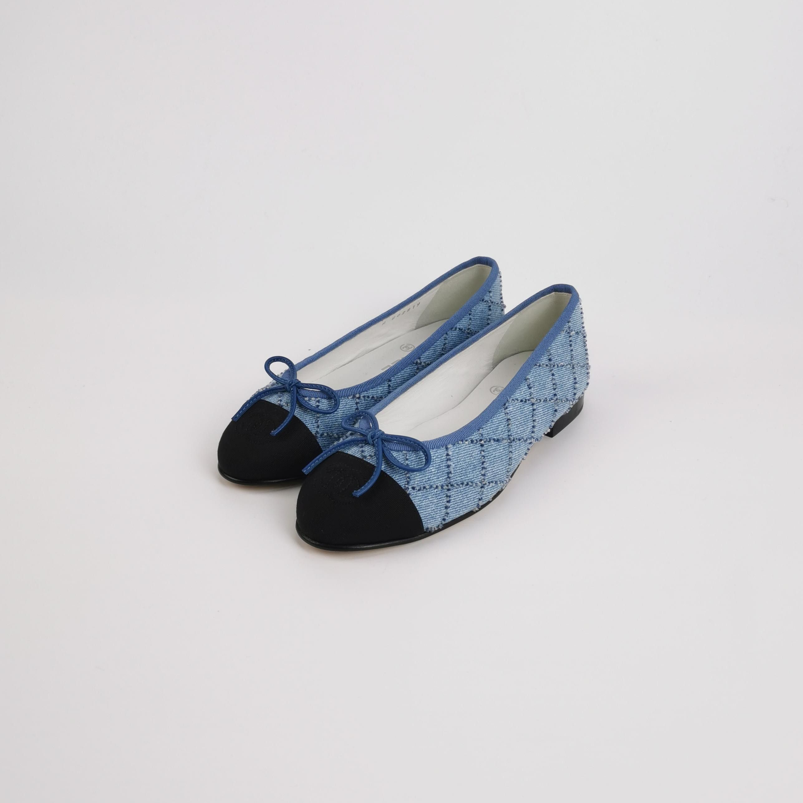 Chanel Chanel Women 5 Flats Size US 5 / IT 35 - 2 Thumbnail