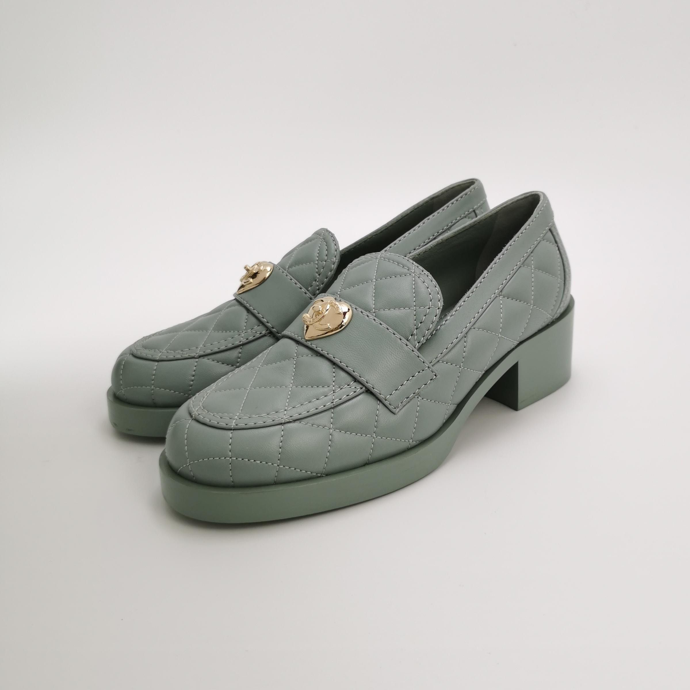 Chanel Chanel Women 7 Flats Size US 7 / IT 37 - 2 Thumbnail