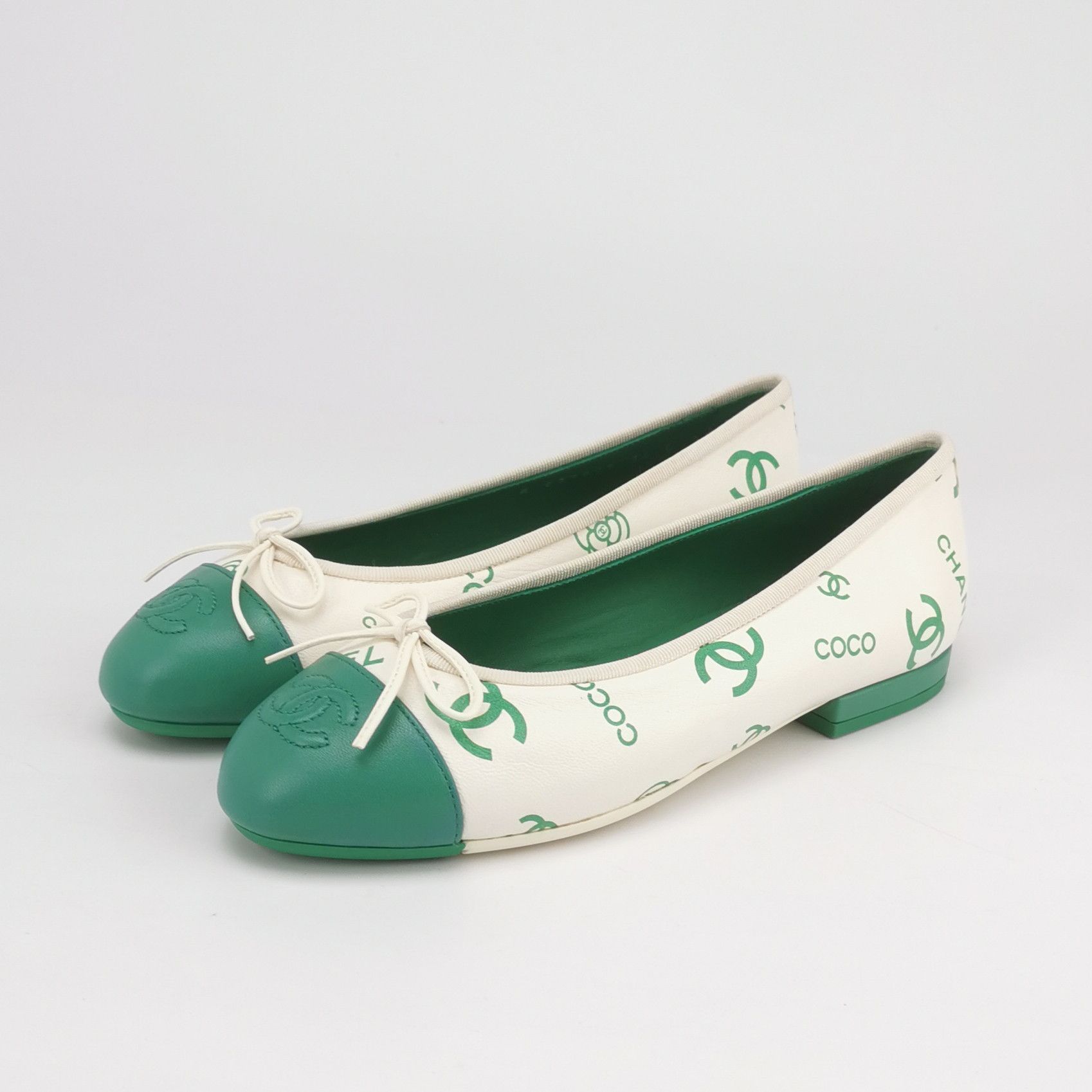 Chanel Chanel Women 6 Flats Size US 6 / IT 36 - 2 Thumbnail