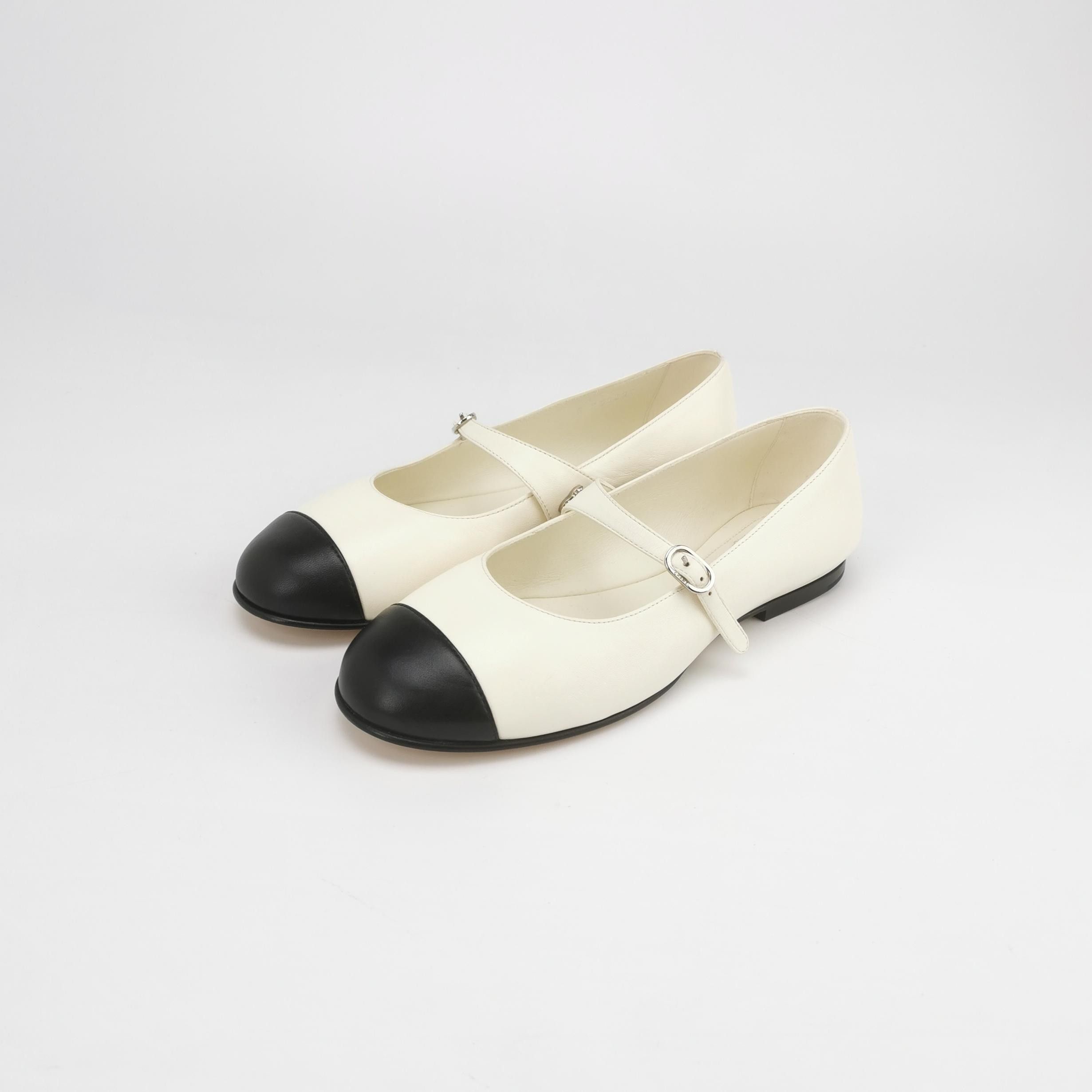 Chanel Chanel Women 6 Flats Size US 6 / IT 36 - 2 Thumbnail