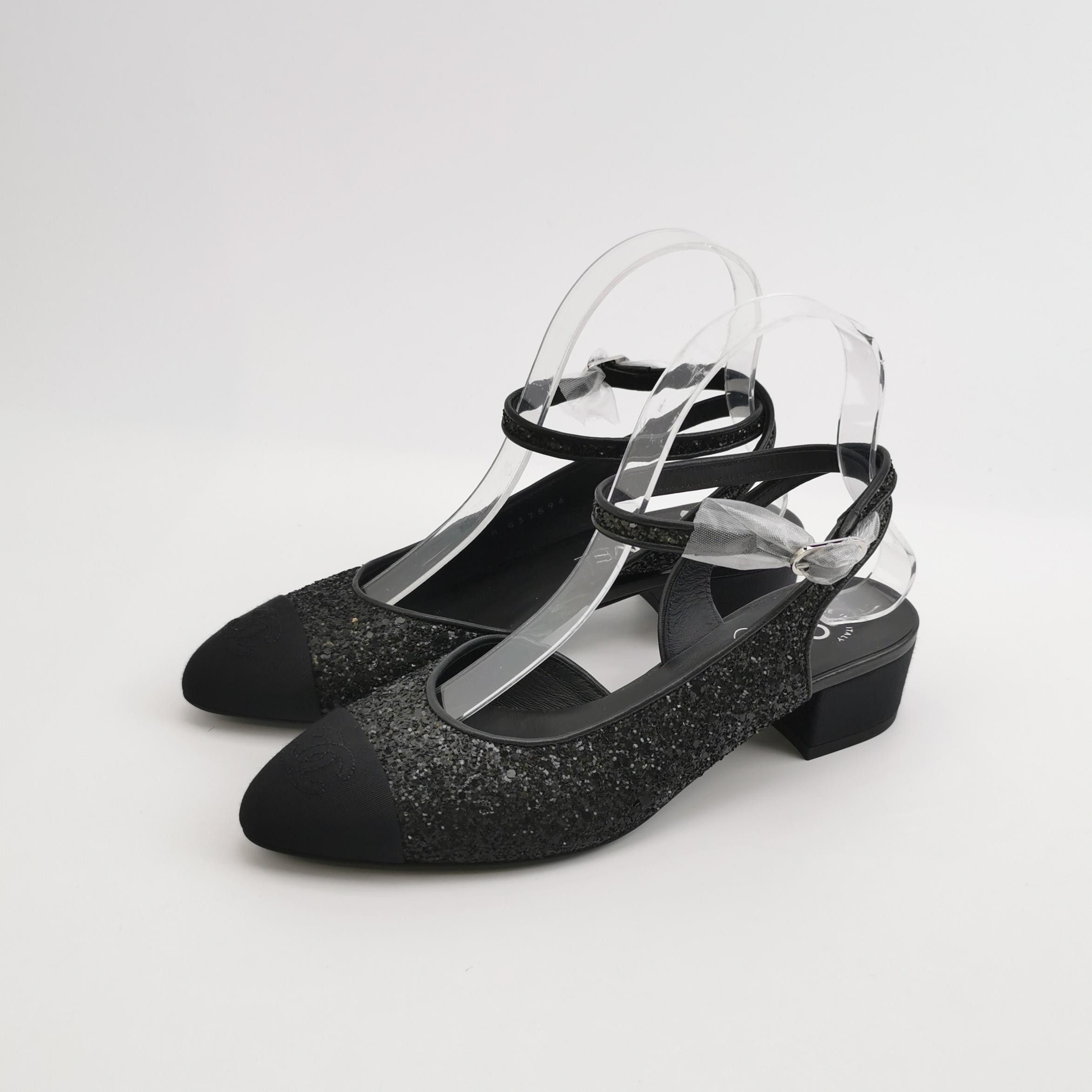 Chanel Chanel Women 7 Flats Size US 7 / IT 37 - 2 Thumbnail