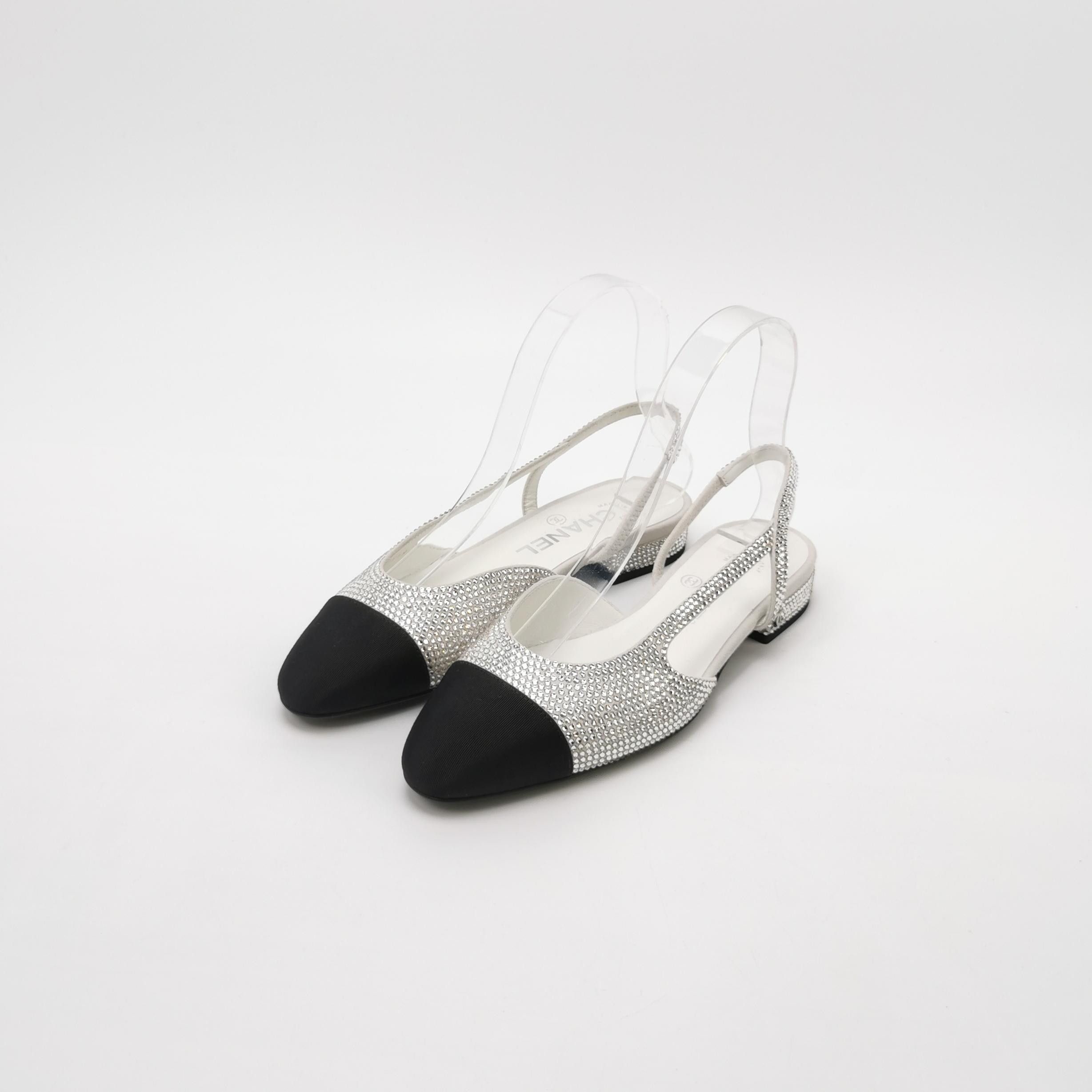 Chanel Chanel Women 5 Flats Size US 5 / IT 35 - 2 Thumbnail