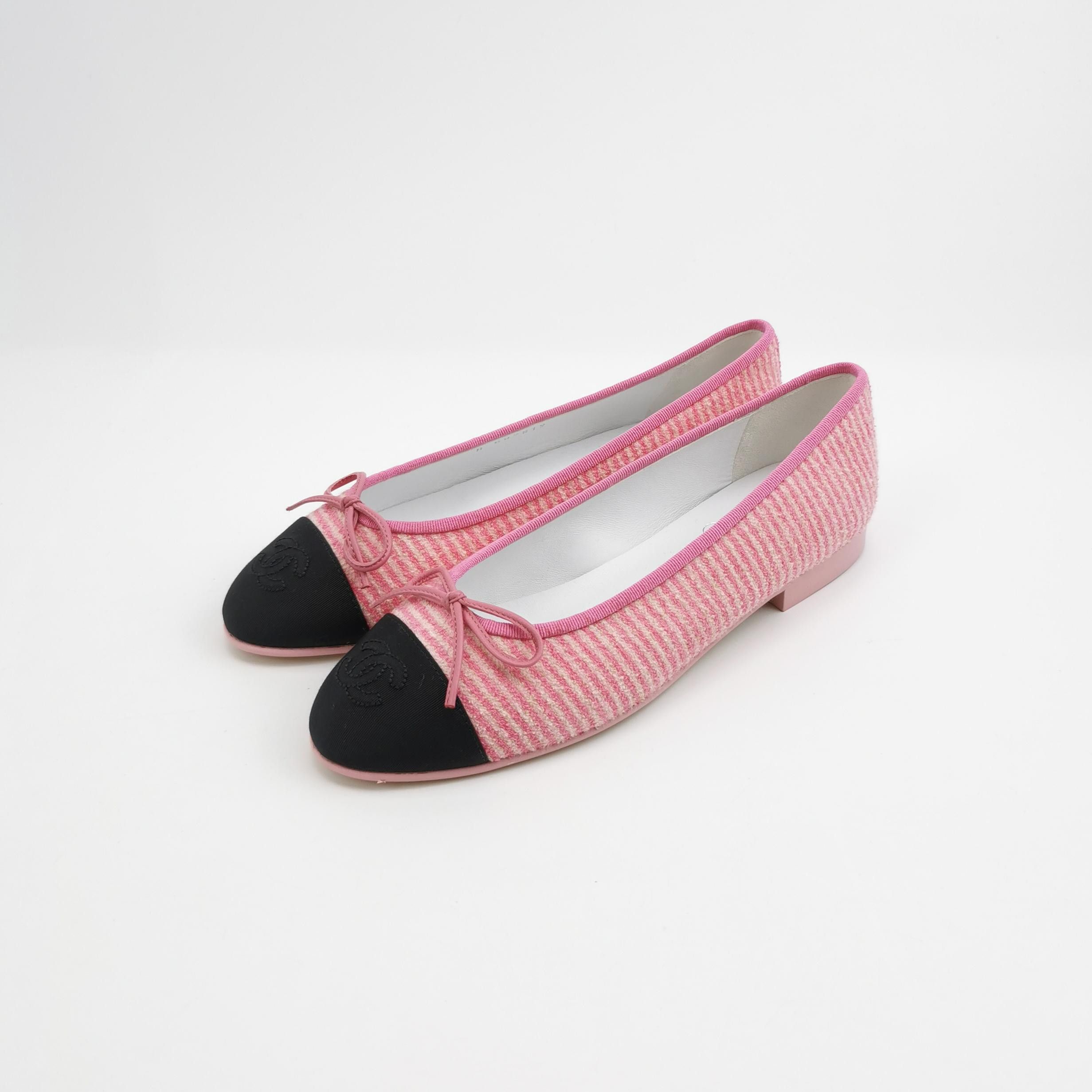 Chanel Chanel Women 7 Flats Size US 7 / IT 37 - 2 Thumbnail