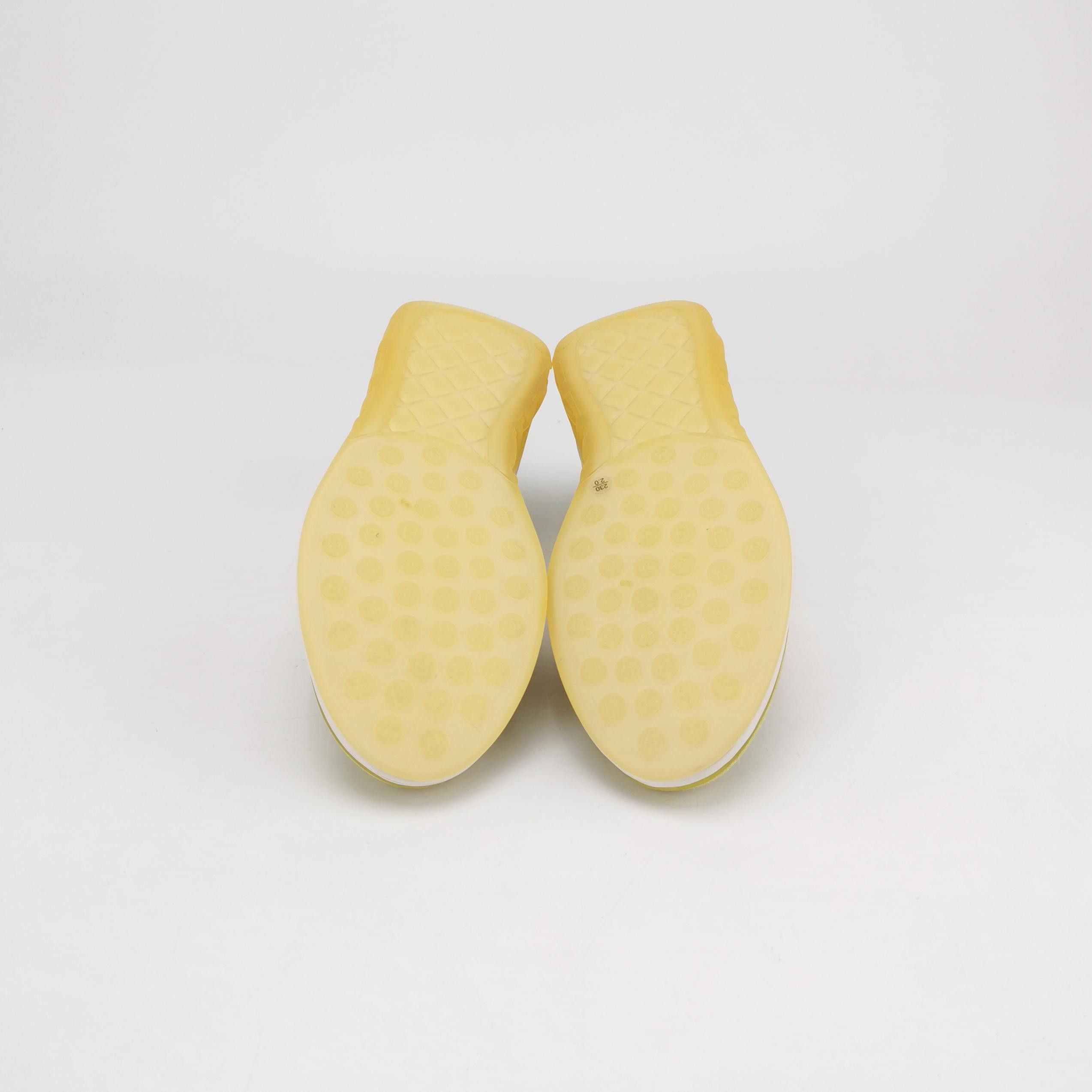 Chanel Chanel Women 6 Lowtop Sneakers Size US 6 / IT 36 - 5 Thumbnail