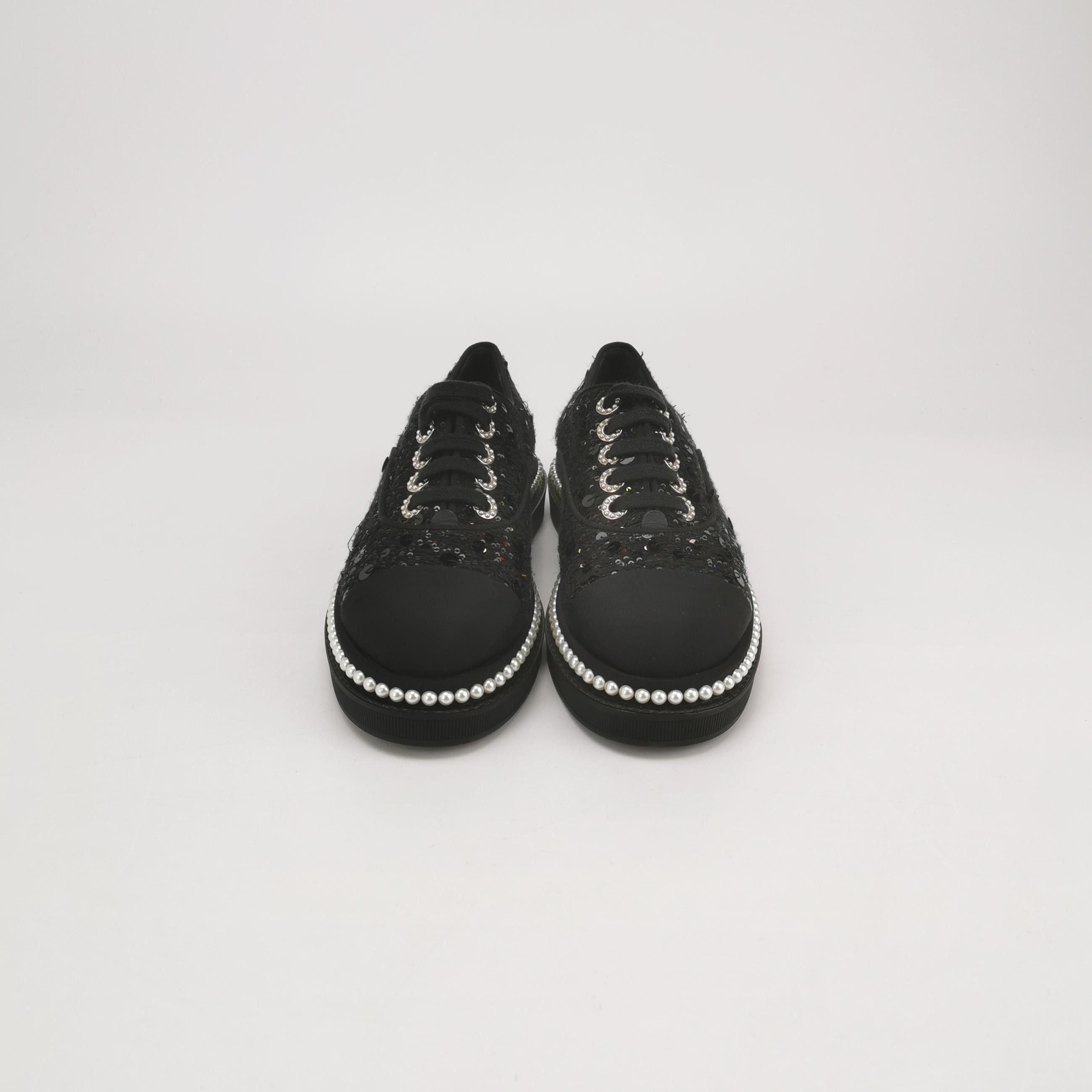 Chanel Chanel Women 6 Lowtop Sneakers Size US 6 / IT 36 - 3 Thumbnail