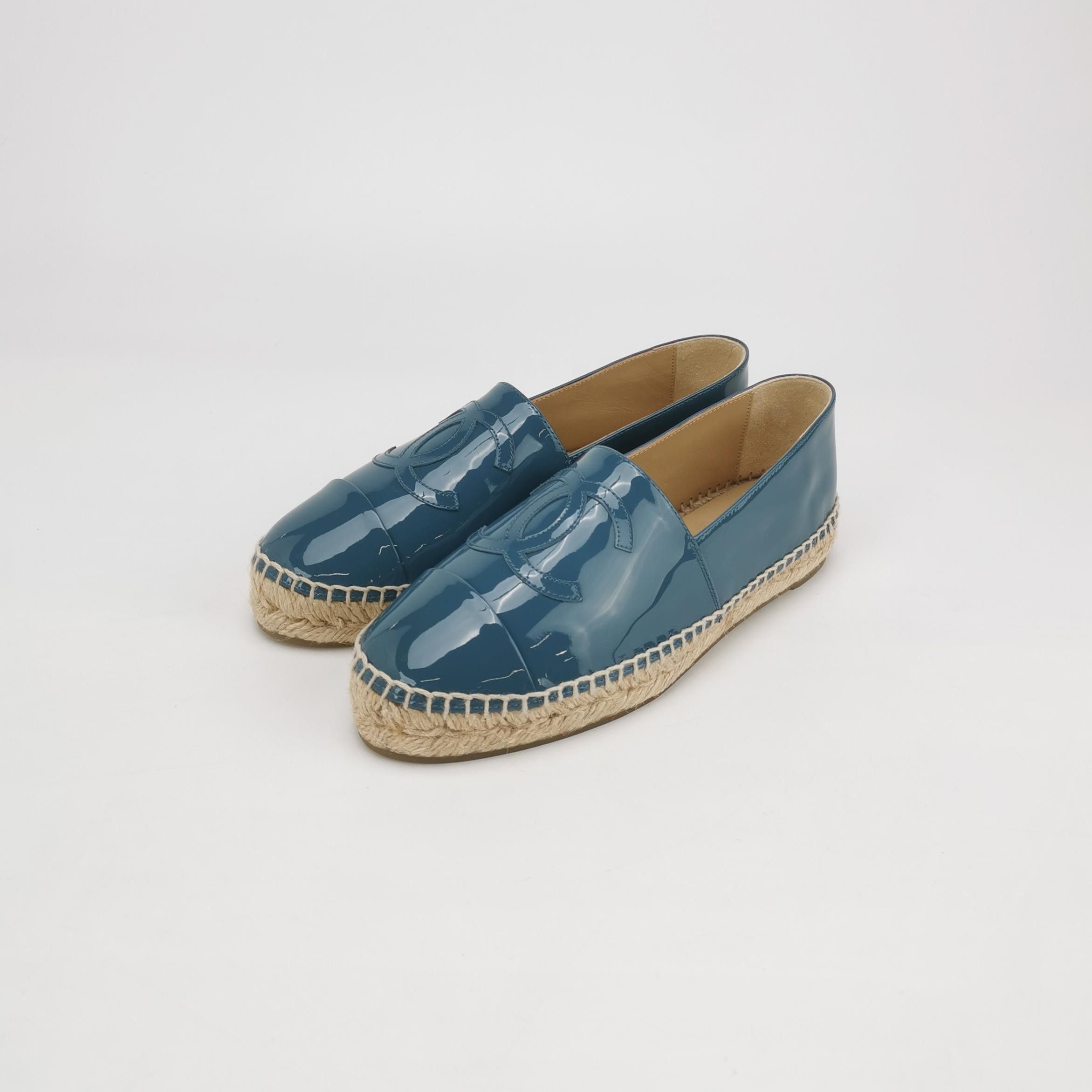 Chanel Chanel Women 7 Flats Size US 7 / IT 37 - 2 Thumbnail