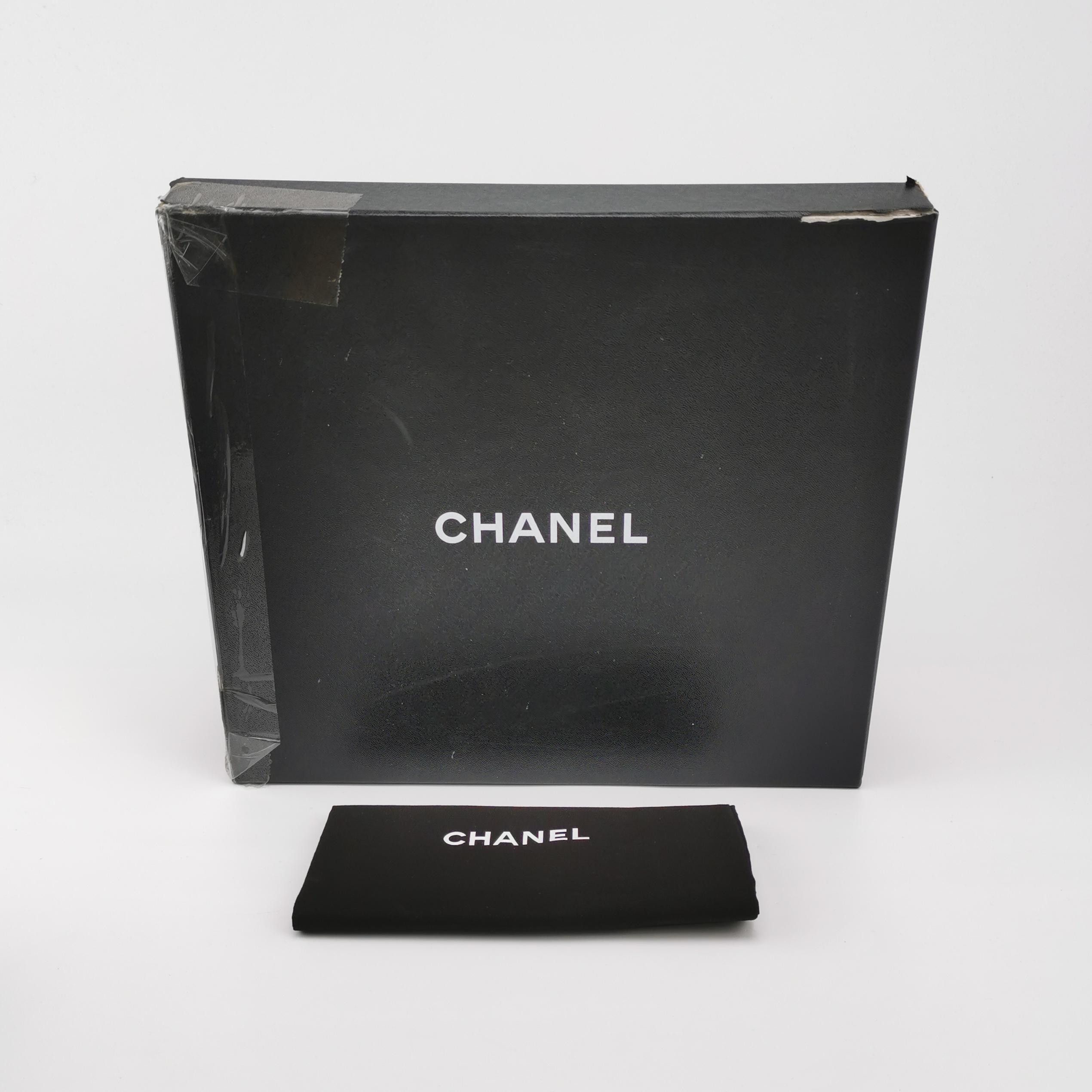 Chanel Chanel Women 10 Sandals Size US 10 / IT 40 - 6 Thumbnail
