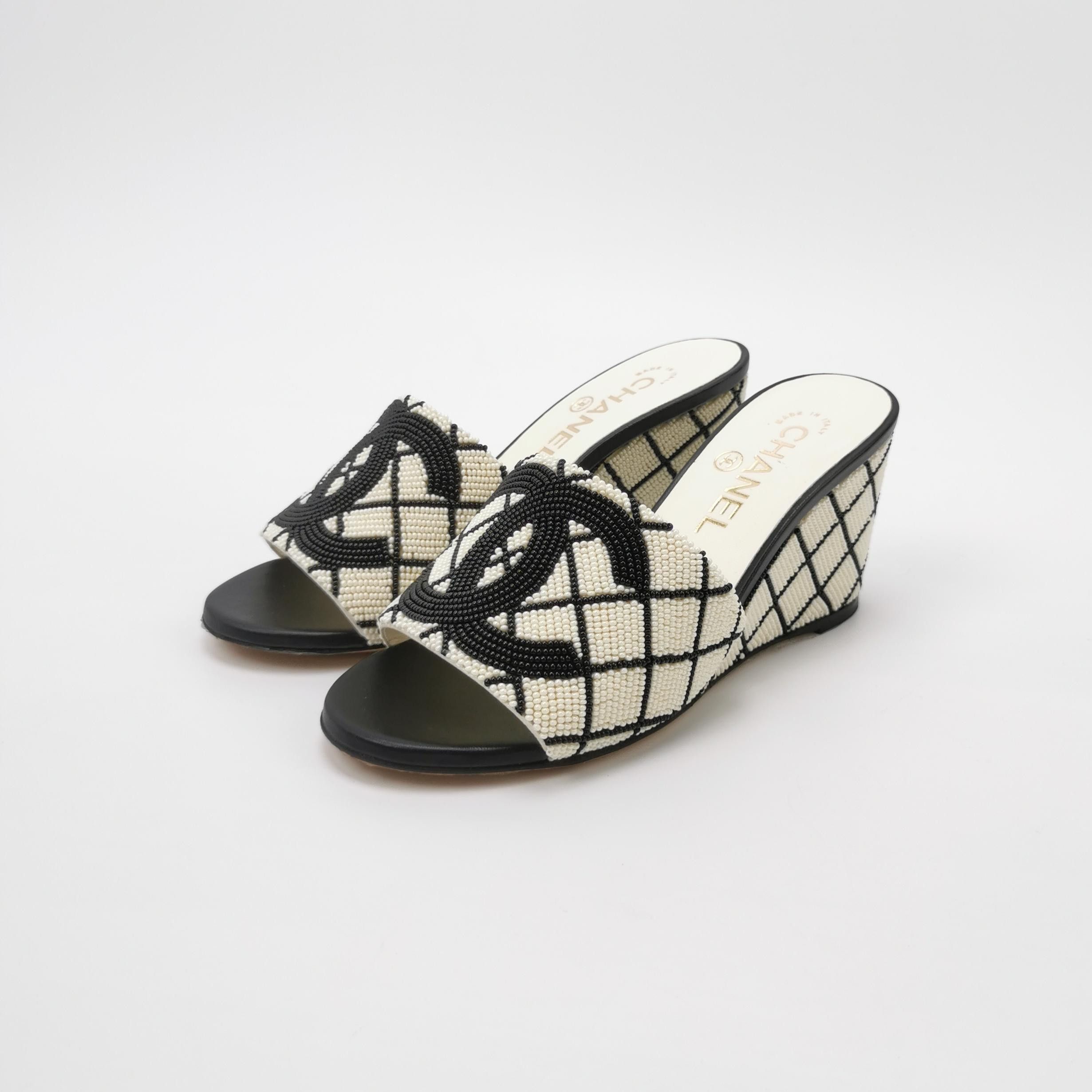 Chanel Chanel Women 5-5 Sandals Size US 5.5 / IT 35.5 - 2 Thumbnail