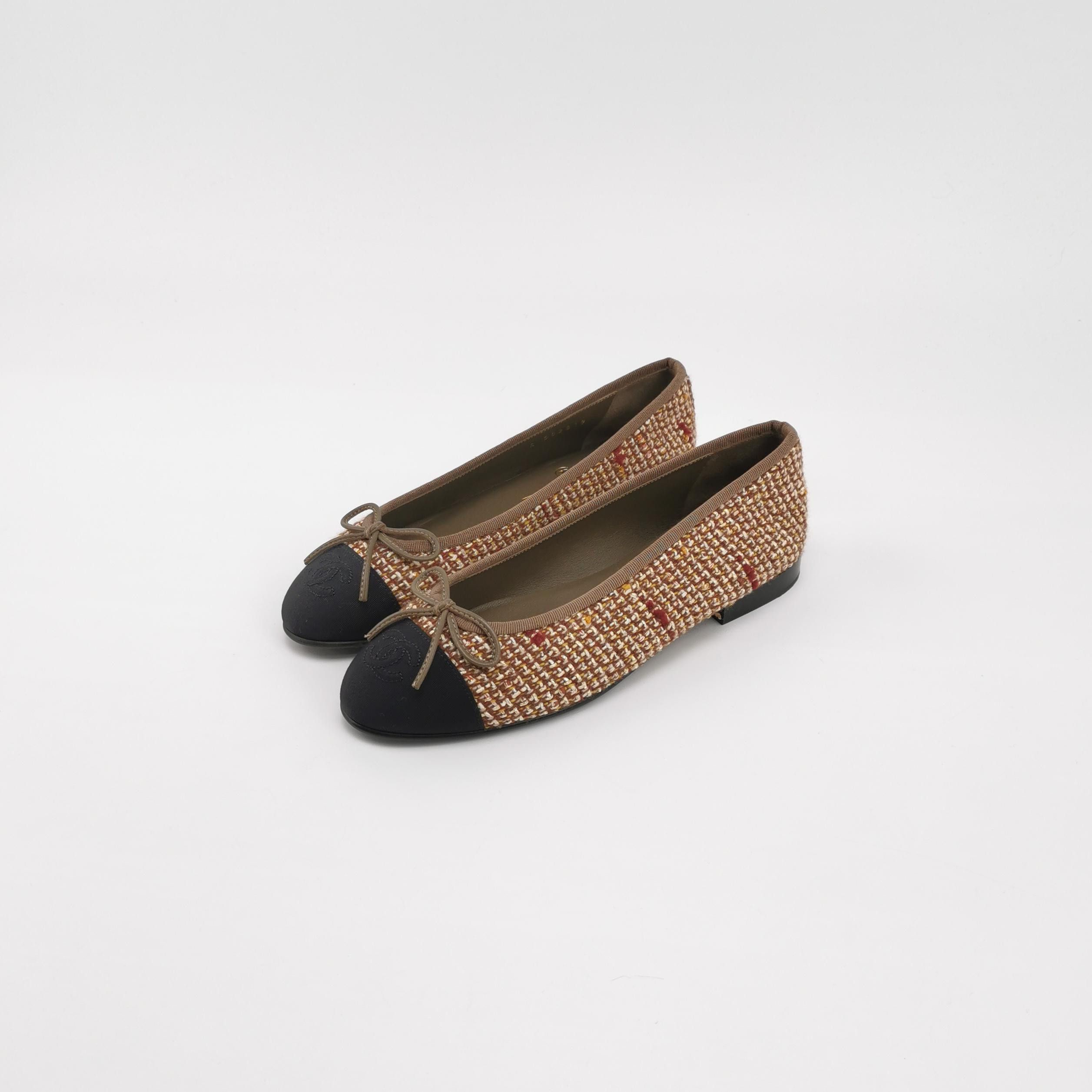 Chanel Chanel Women 6 Flats Size US 6 / IT 36 - 2 Thumbnail