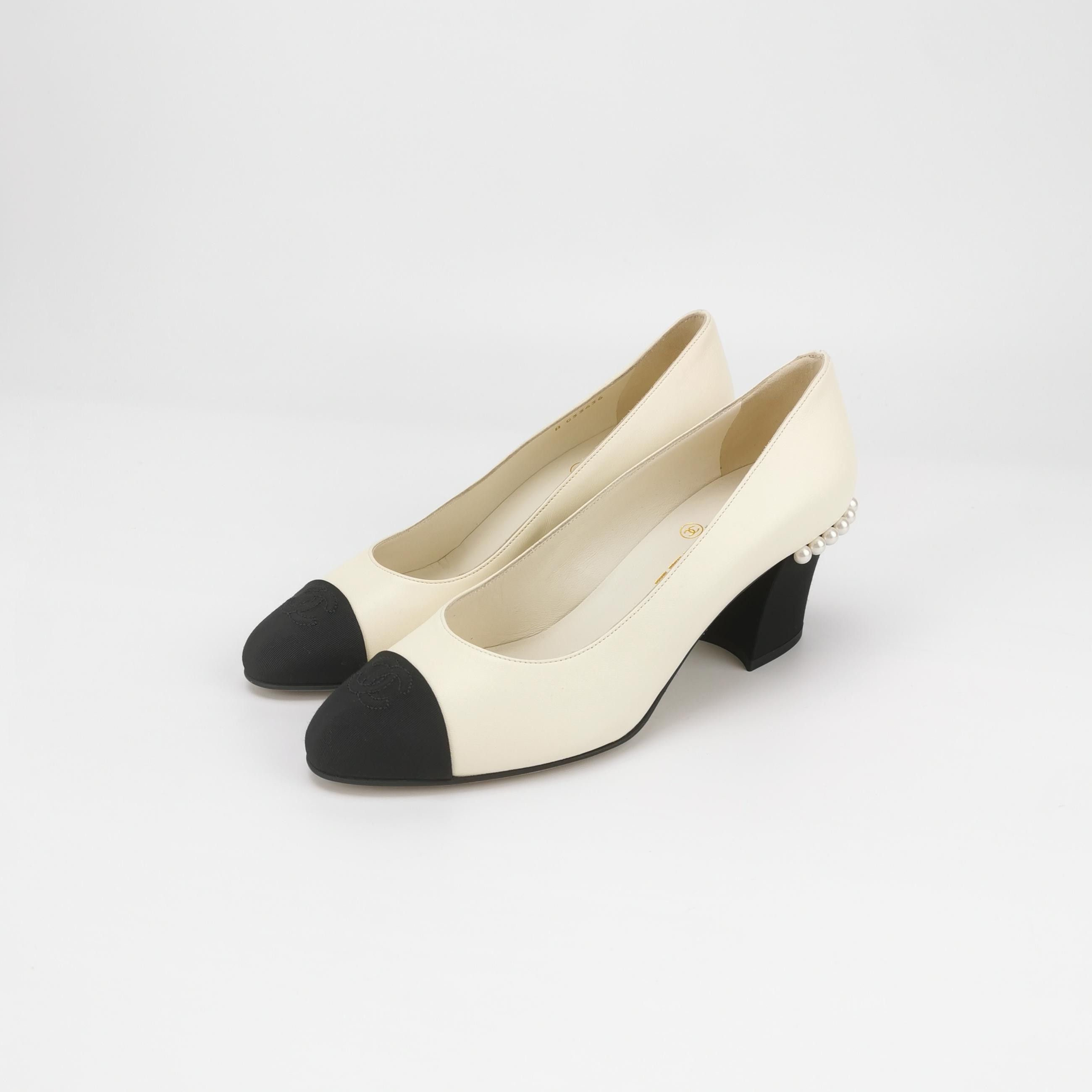 Chanel Chanel Women 7-5 Heels Size US 7.5 / IT 37.5 - 2 Thumbnail