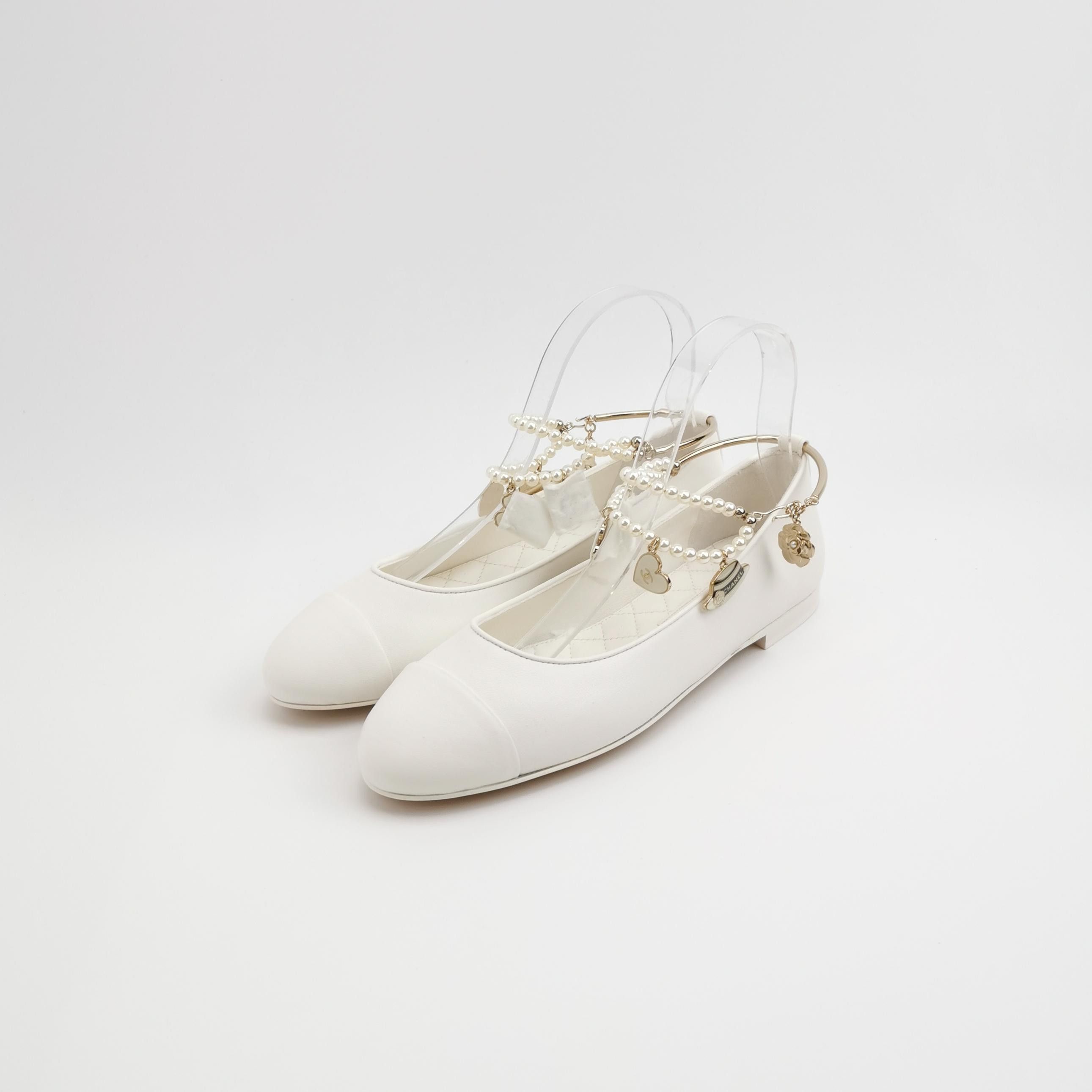 Chanel Chanel Women 7-5 Flats Size US 7.5 / IT 37.5 - 2 Thumbnail