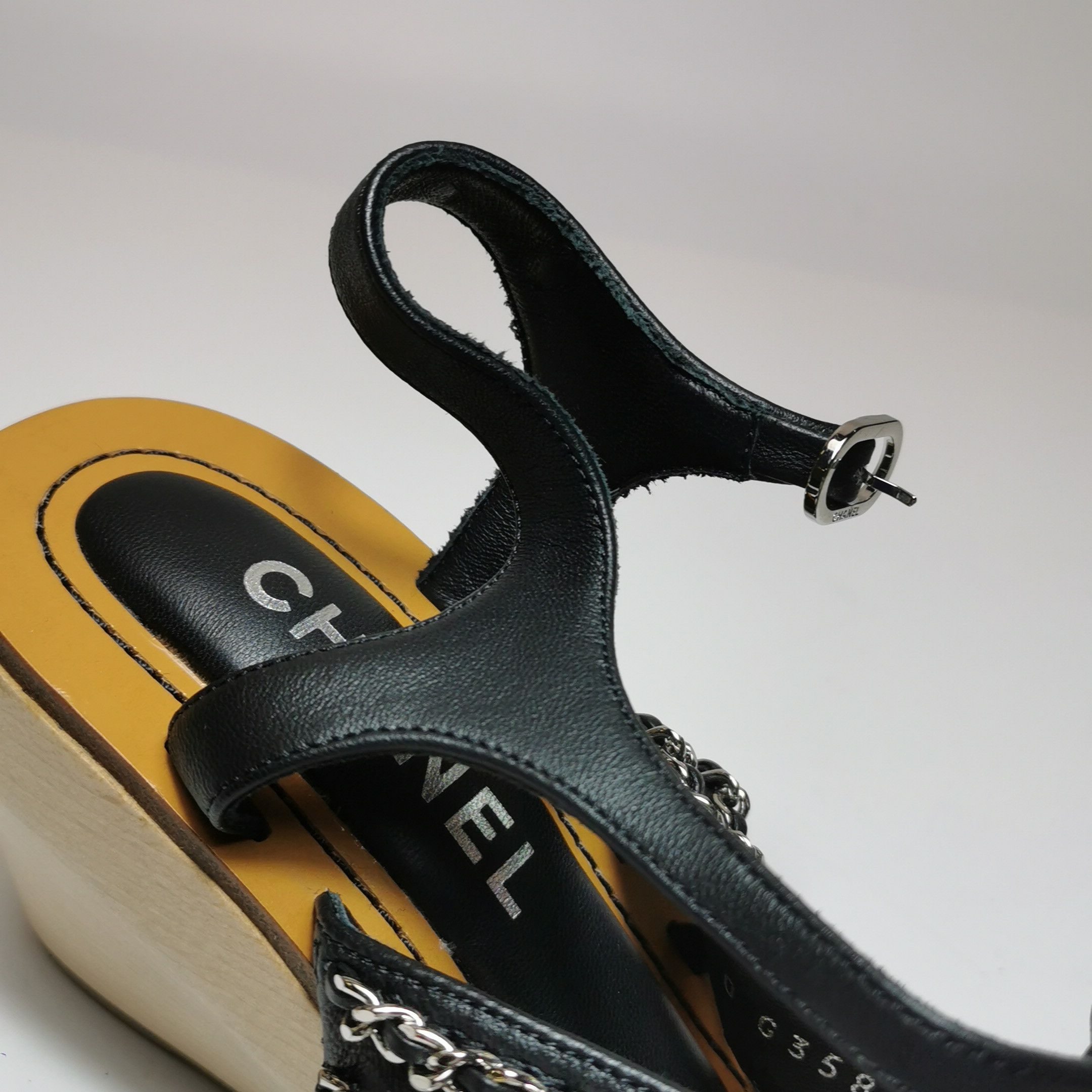 Chanel Chanel Women 6 Sandals Size US 6 / IT 36 - 15 Thumbnail