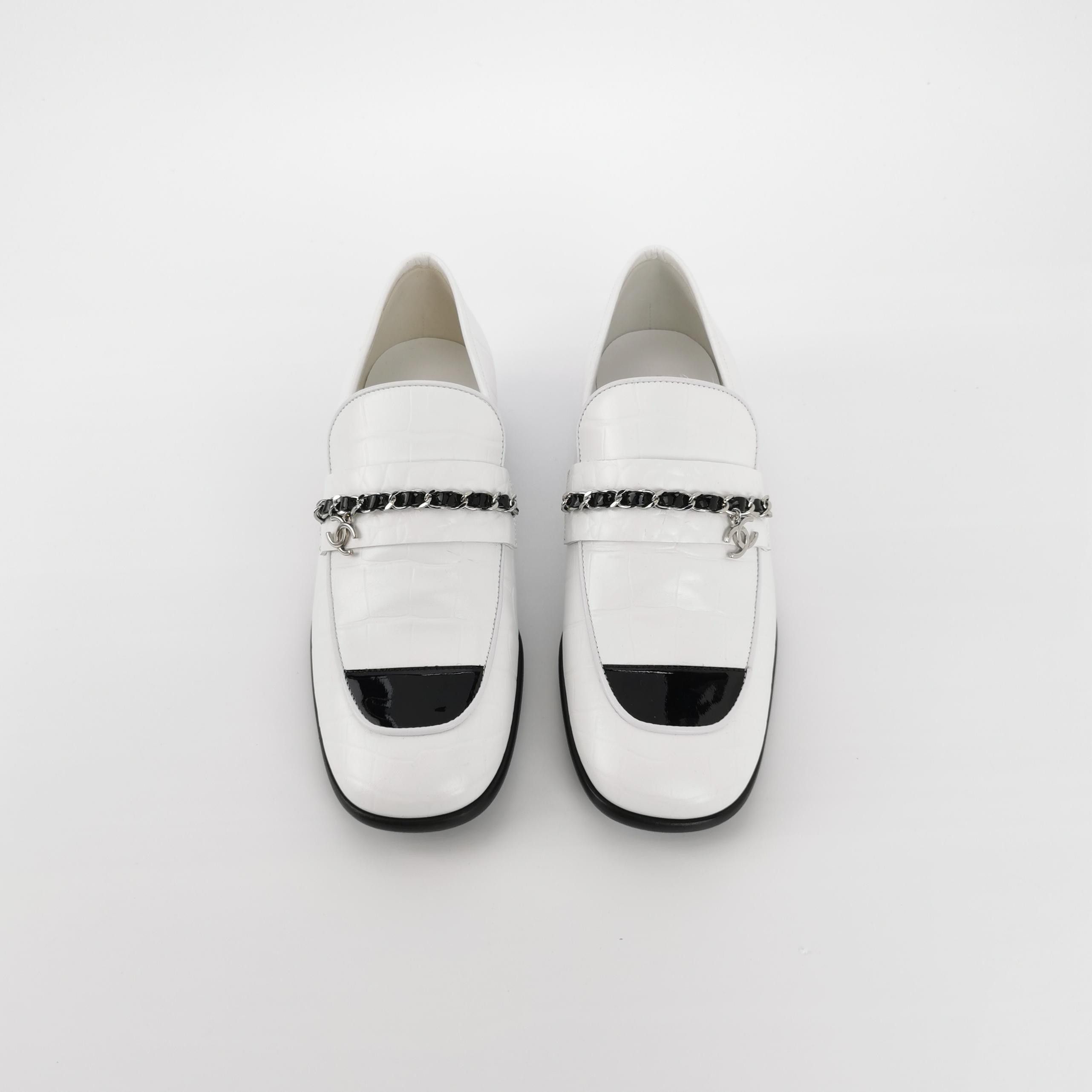 Chanel Chanel Women 7 Flats Size US 7 / IT 37 - 3 Thumbnail