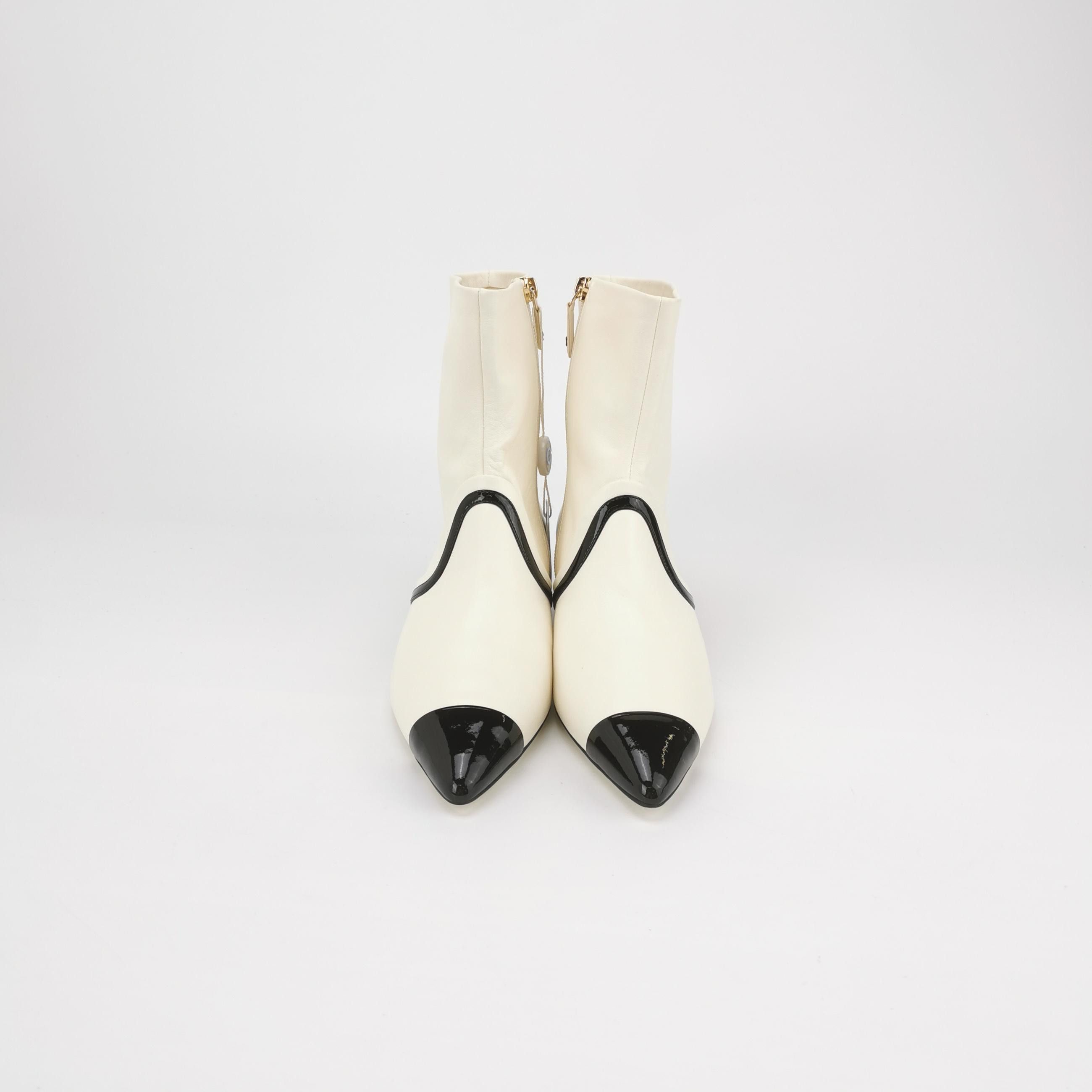 Chanel Chanel Women 8 Boots Size US 8 / IT 38 - 3 Thumbnail