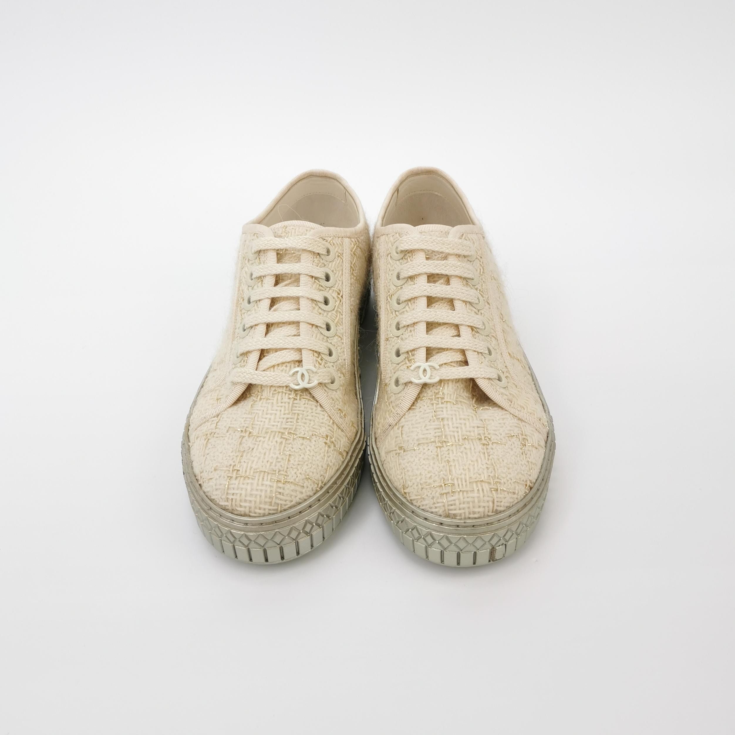 Chanel Chanel Women 5-5 Lowtop Sneakers Size US 5.5 / IT 35.5 - 3 Thumbnail