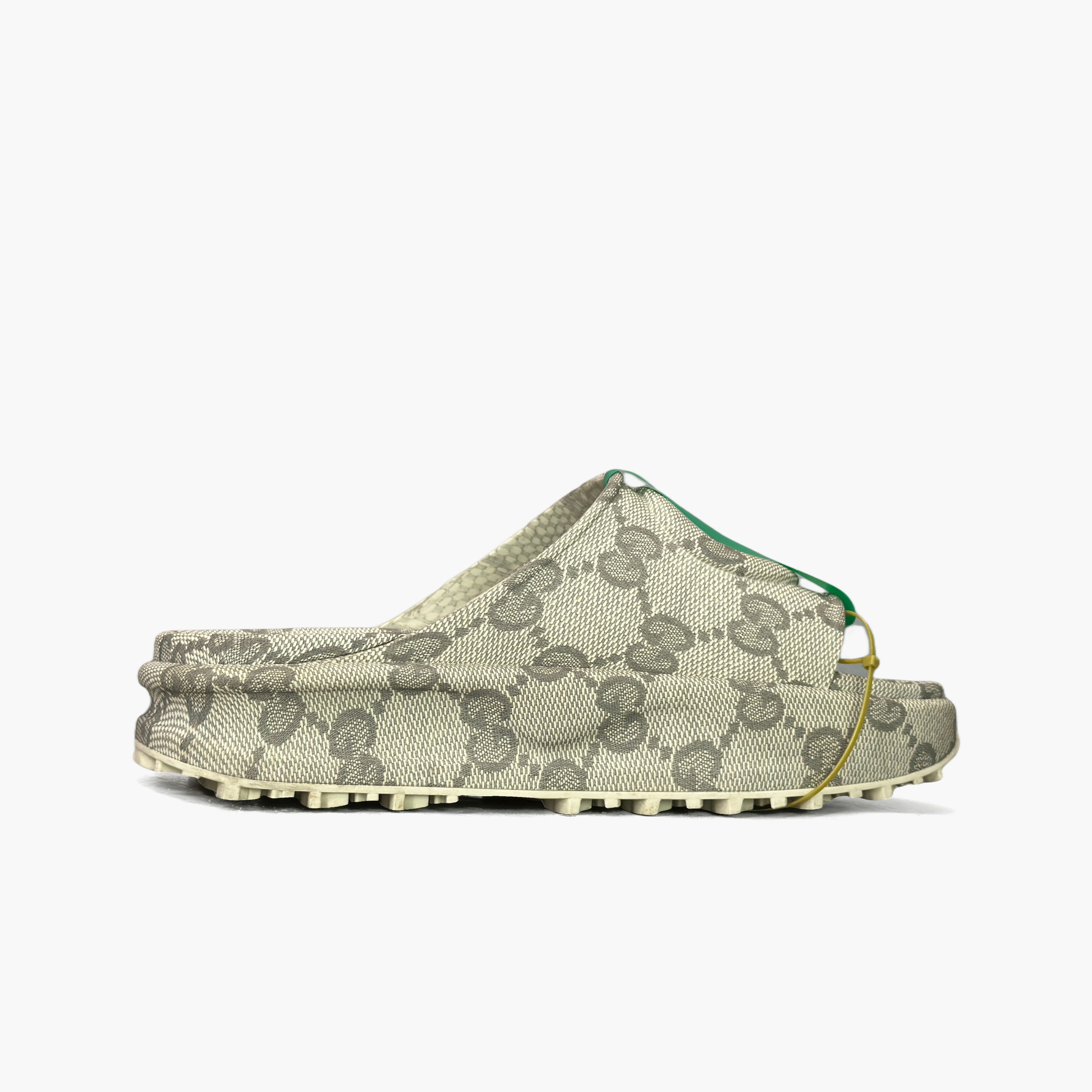 Gucci Gucci GG Supreme Platform Slides Size 10 Size US 10 / EU 43 - 2 Thumbnail