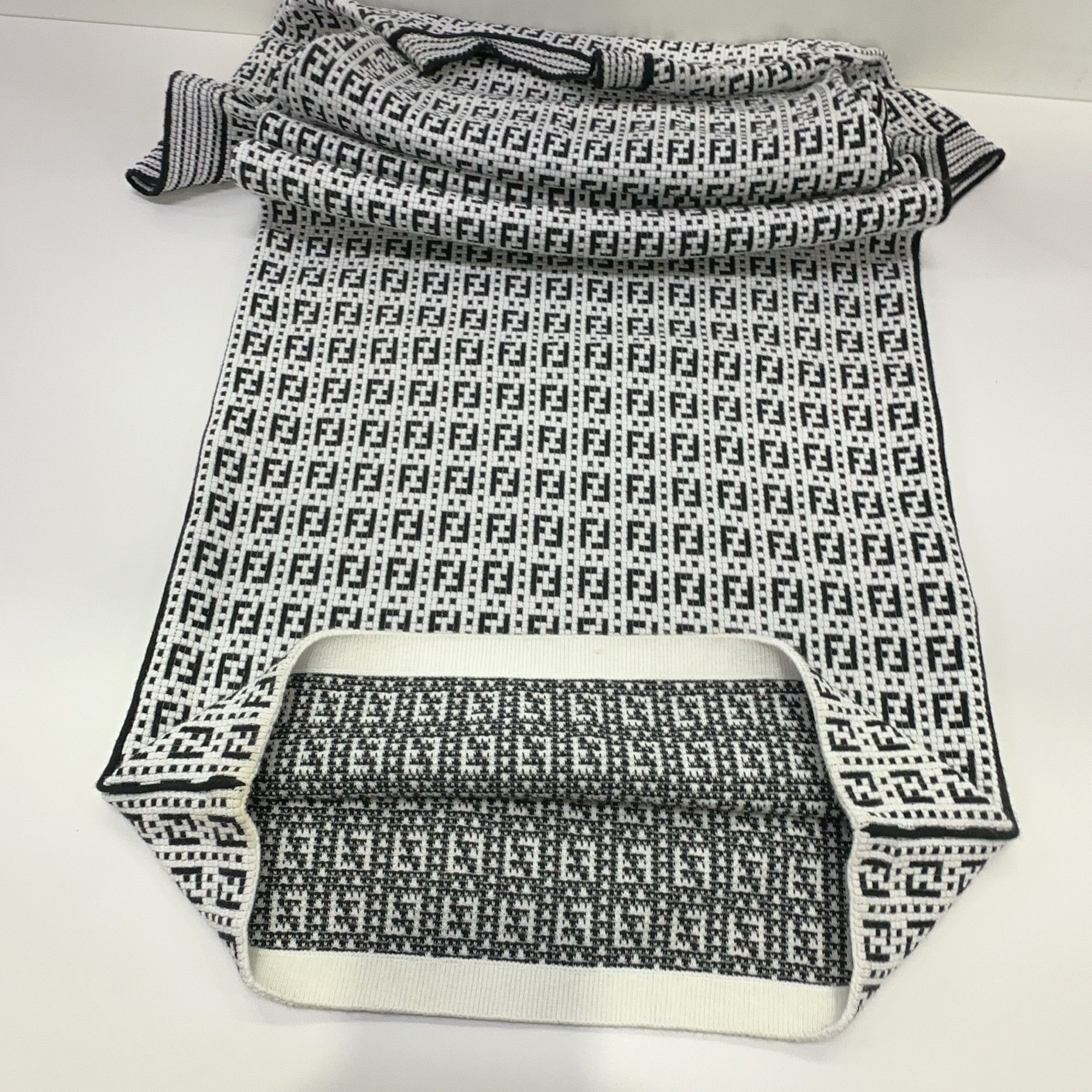 Fendi Fendi FF Logo Knit Midi Dress Size 36 Size XS / US 0-2 / IT 36-38 - 9 Thumbnail