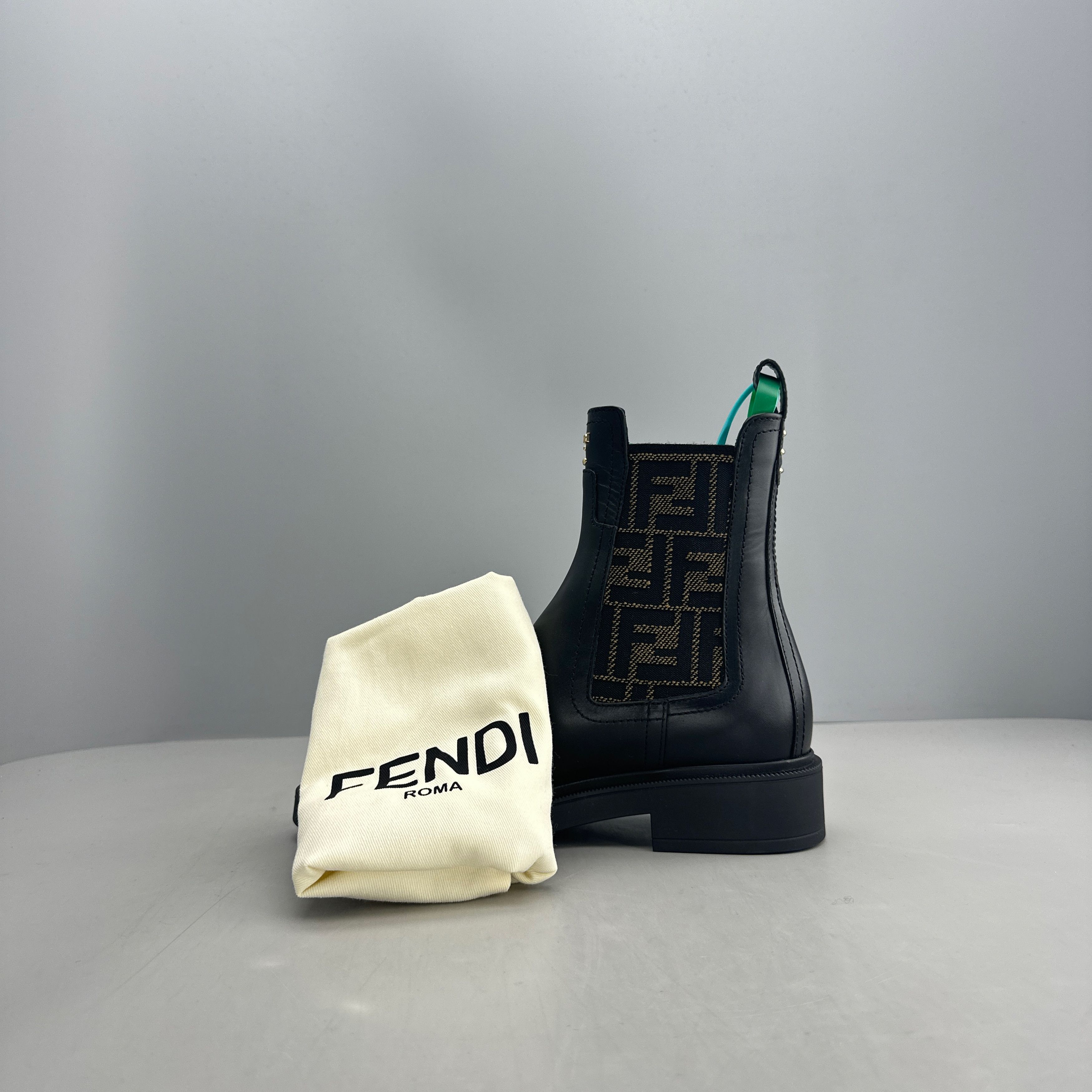 Fendi Fendi FF Logo Chelsea Boots Size 37 Size US 7 / IT 37 - 10 Thumbnail