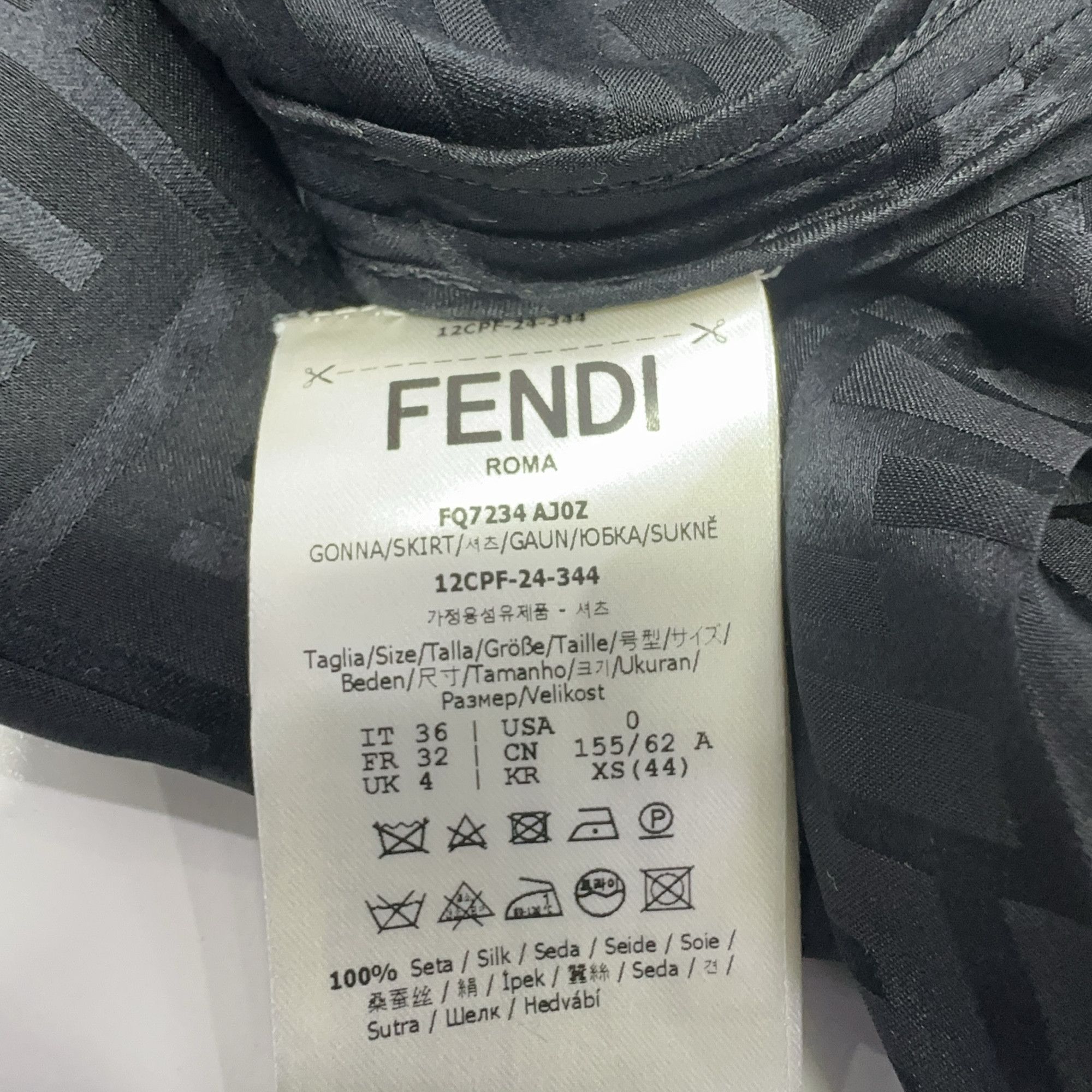 Fendi Fendi Logo Pattern Midi Skirt Size IT 36 Size 25" / US 0 / IT 36 - 5 Thumbnail