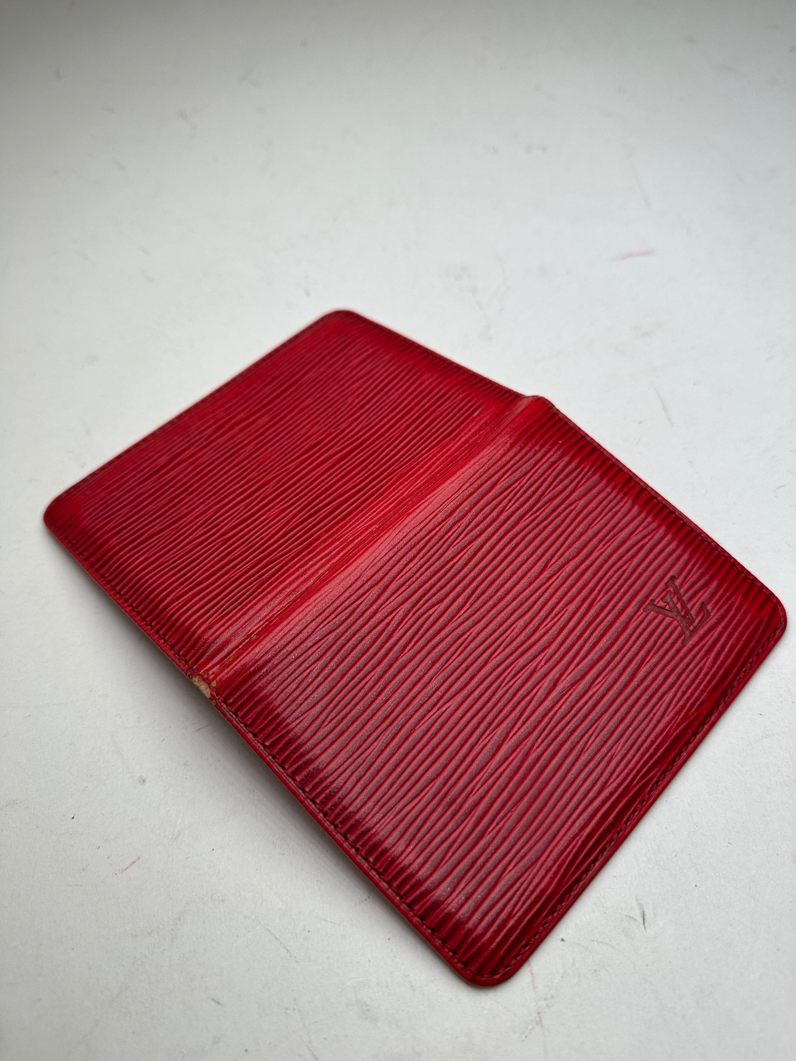 Louis Vuitton Vintage Epi Leather Card Holder Red Size ONE SIZE - 6 Thumbnail