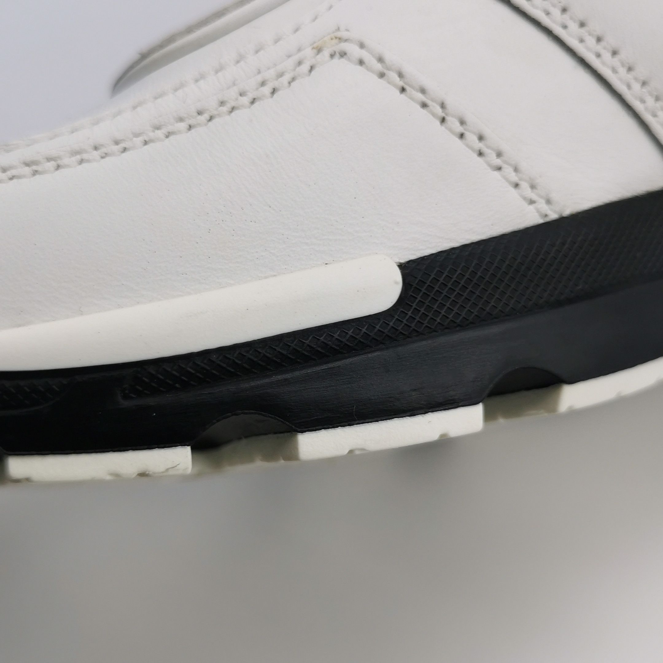 Chanel Chanel Women 5-5 Lowtop Sneakers Size US 5.5 / IT 35.5 - 8 Thumbnail