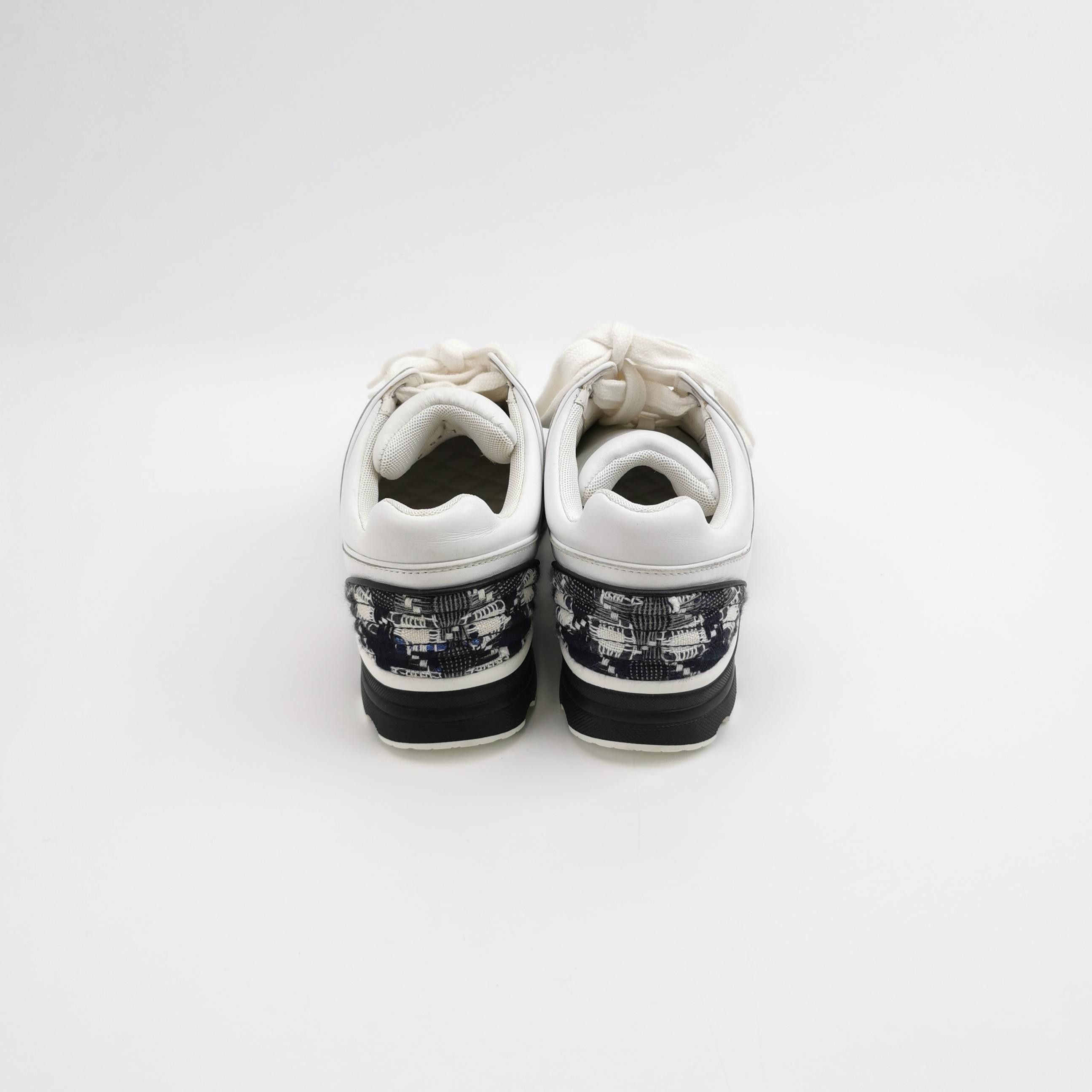 Chanel Chanel Women 5-5 Lowtop Sneakers Size US 5.5 / IT 35.5 - 4 Thumbnail