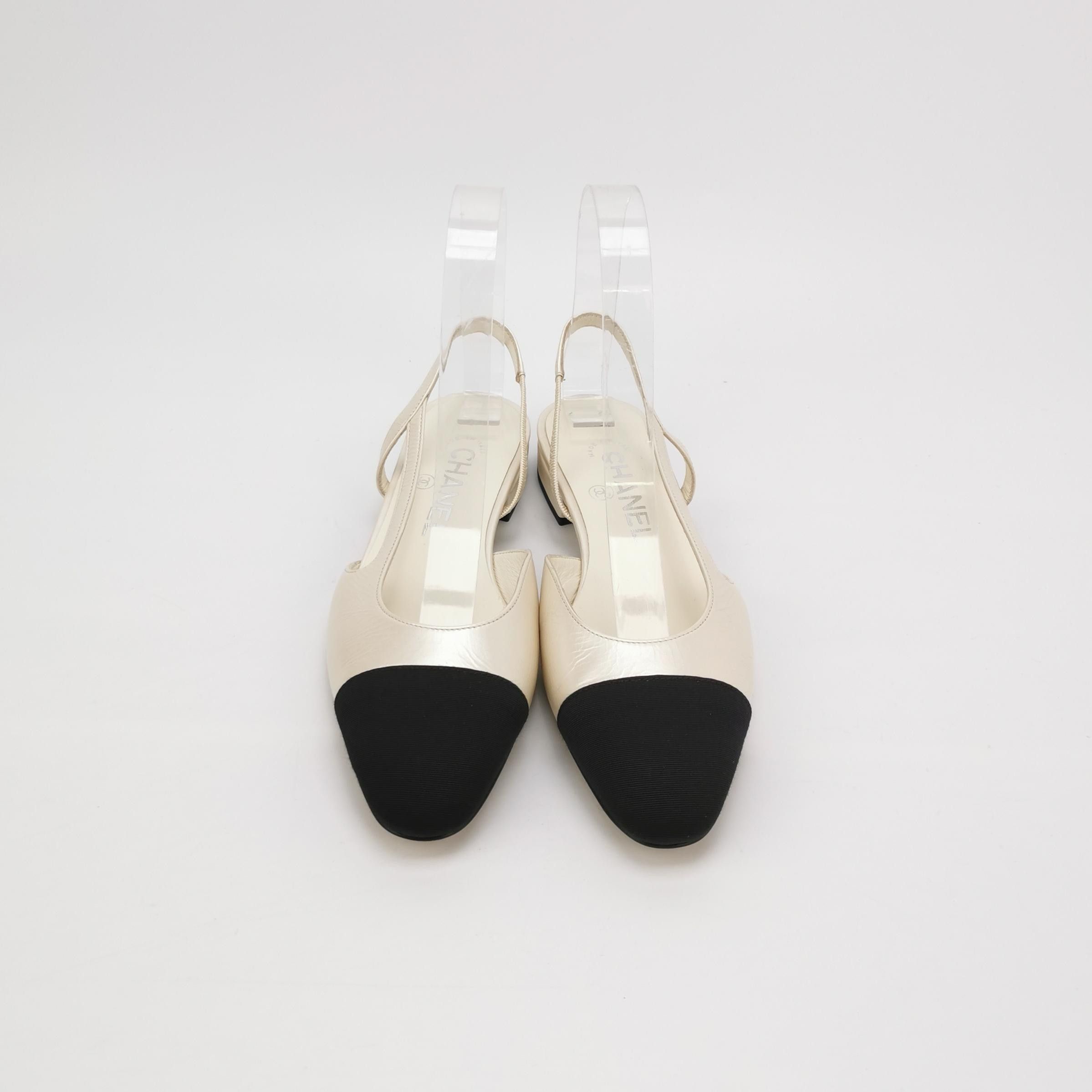 Chanel Chanel Women 5 Flats Size US 5 / IT 35 - 3 Thumbnail