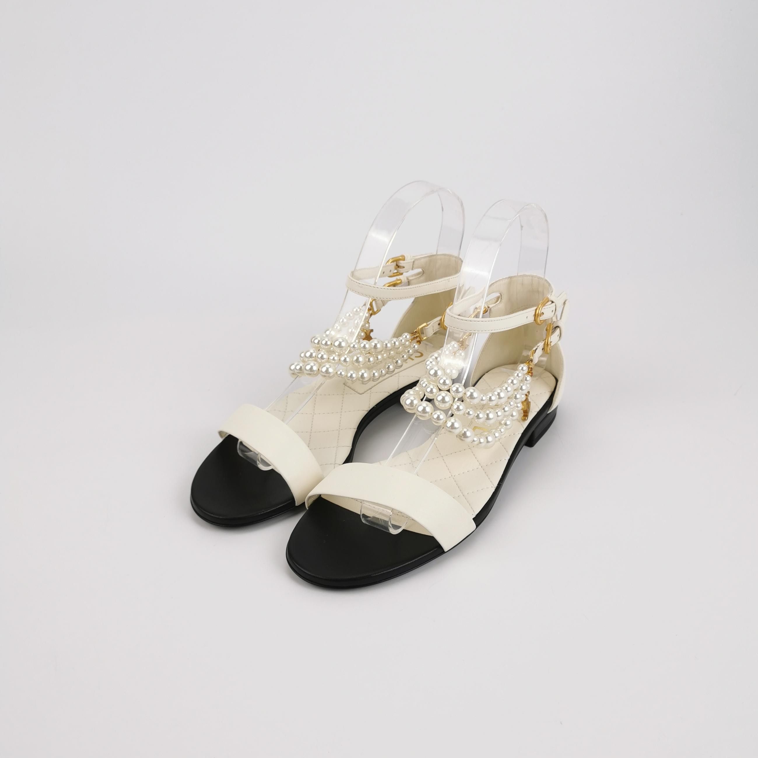 Chanel Chanel Women 6 Flats Size US 6 / IT 36 - 2 Thumbnail