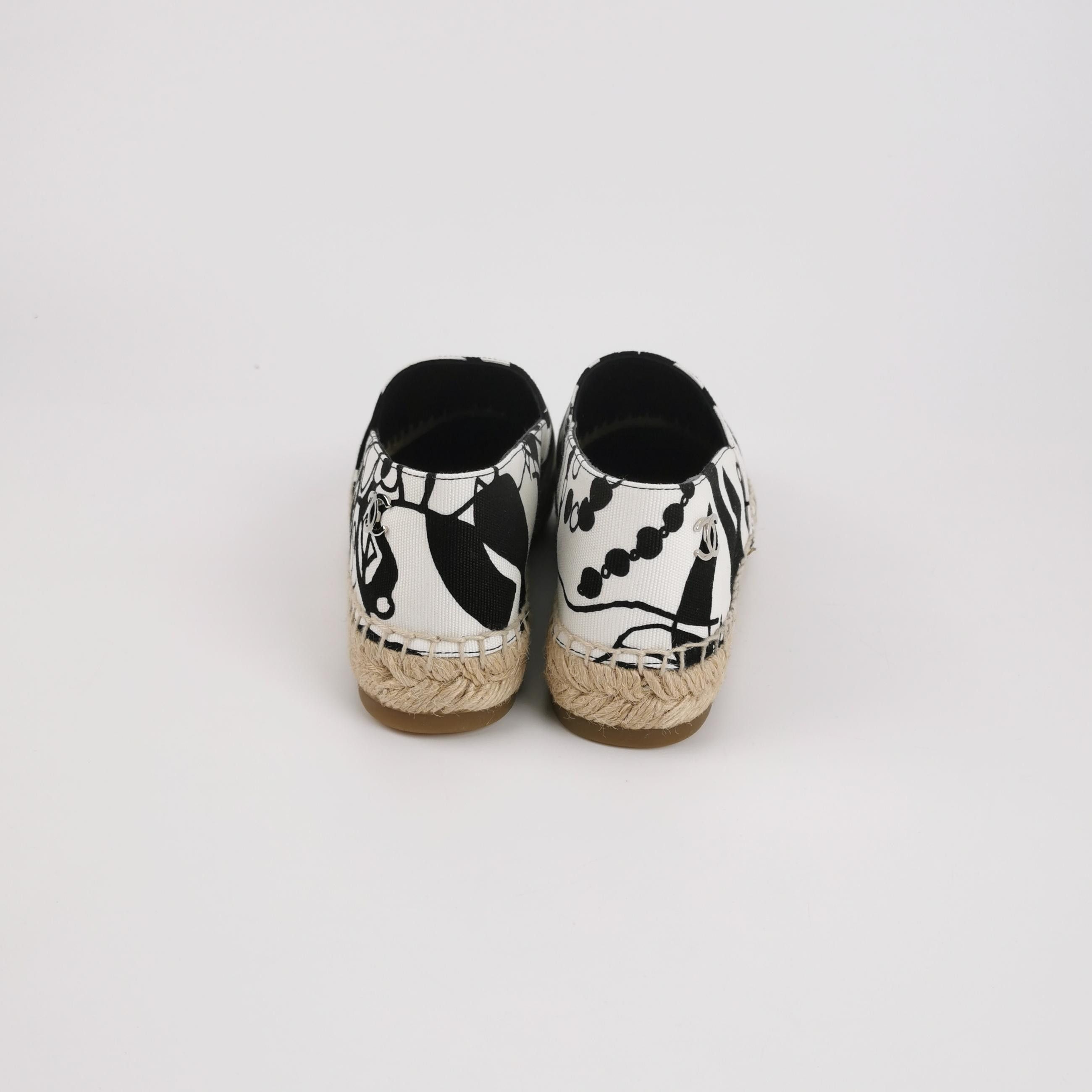 Chanel Chanel Women 7 Flats Size US 7 / IT 37 - 4 Thumbnail