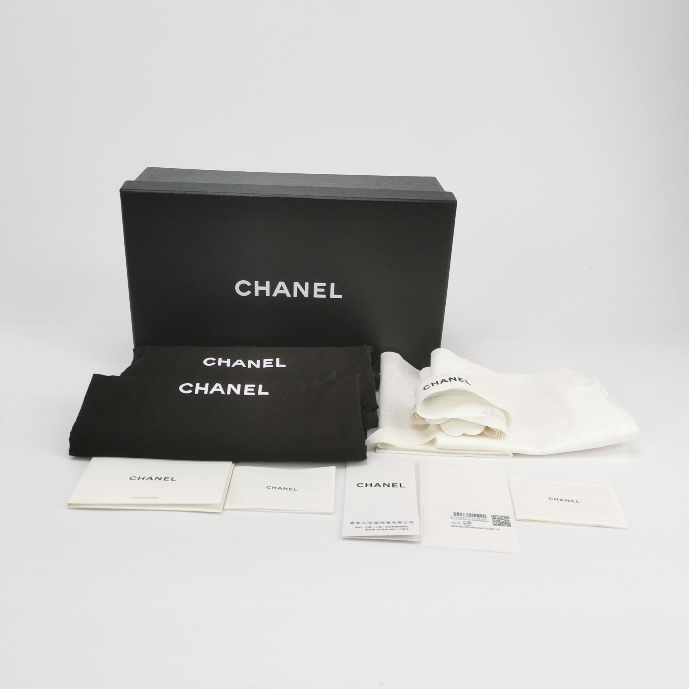 Chanel Chanel Women 7 Flats Size US 7 / IT 37 - 7 Thumbnail