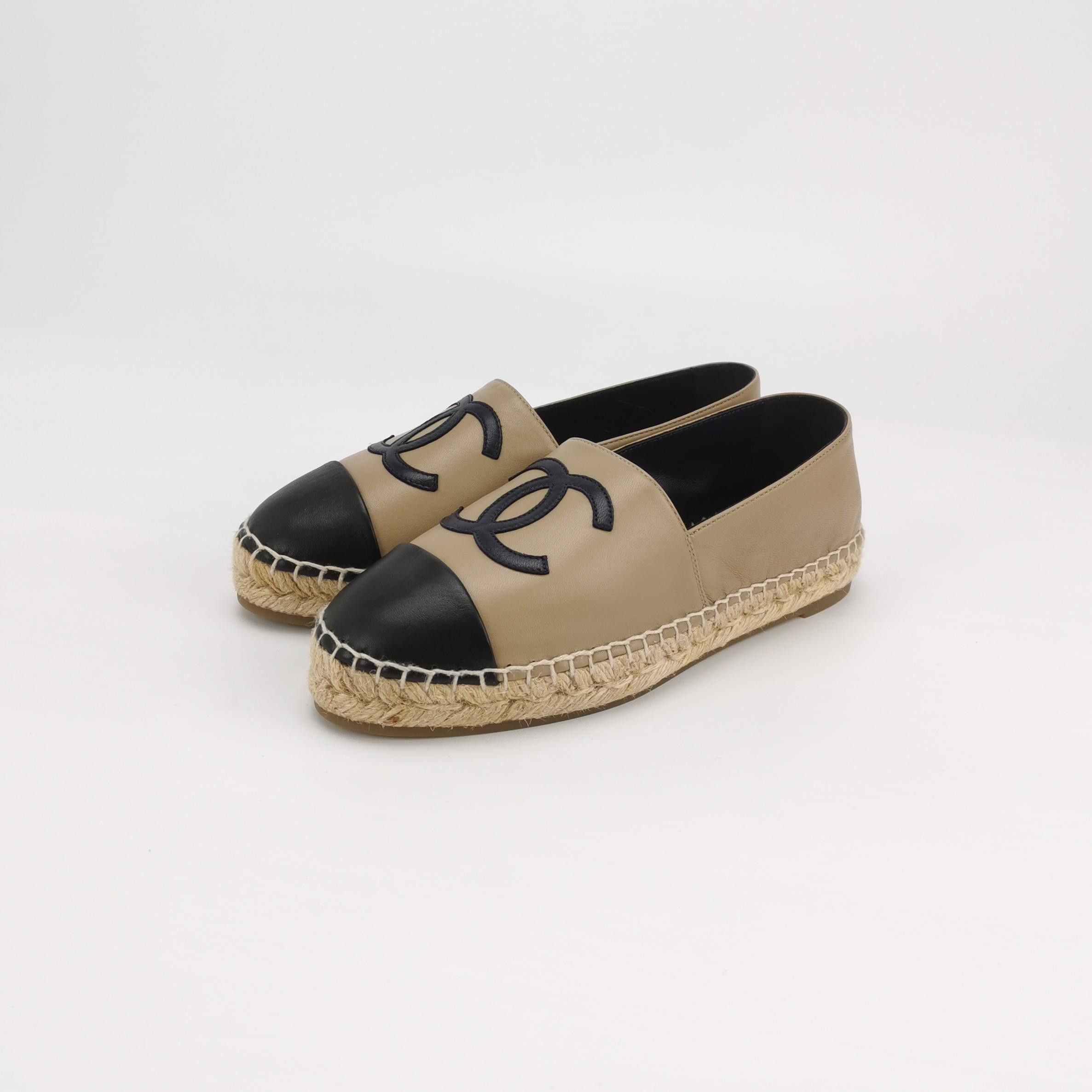 Chanel Chanel Women 7 Flats Size US 7 / IT 37 - 2 Thumbnail