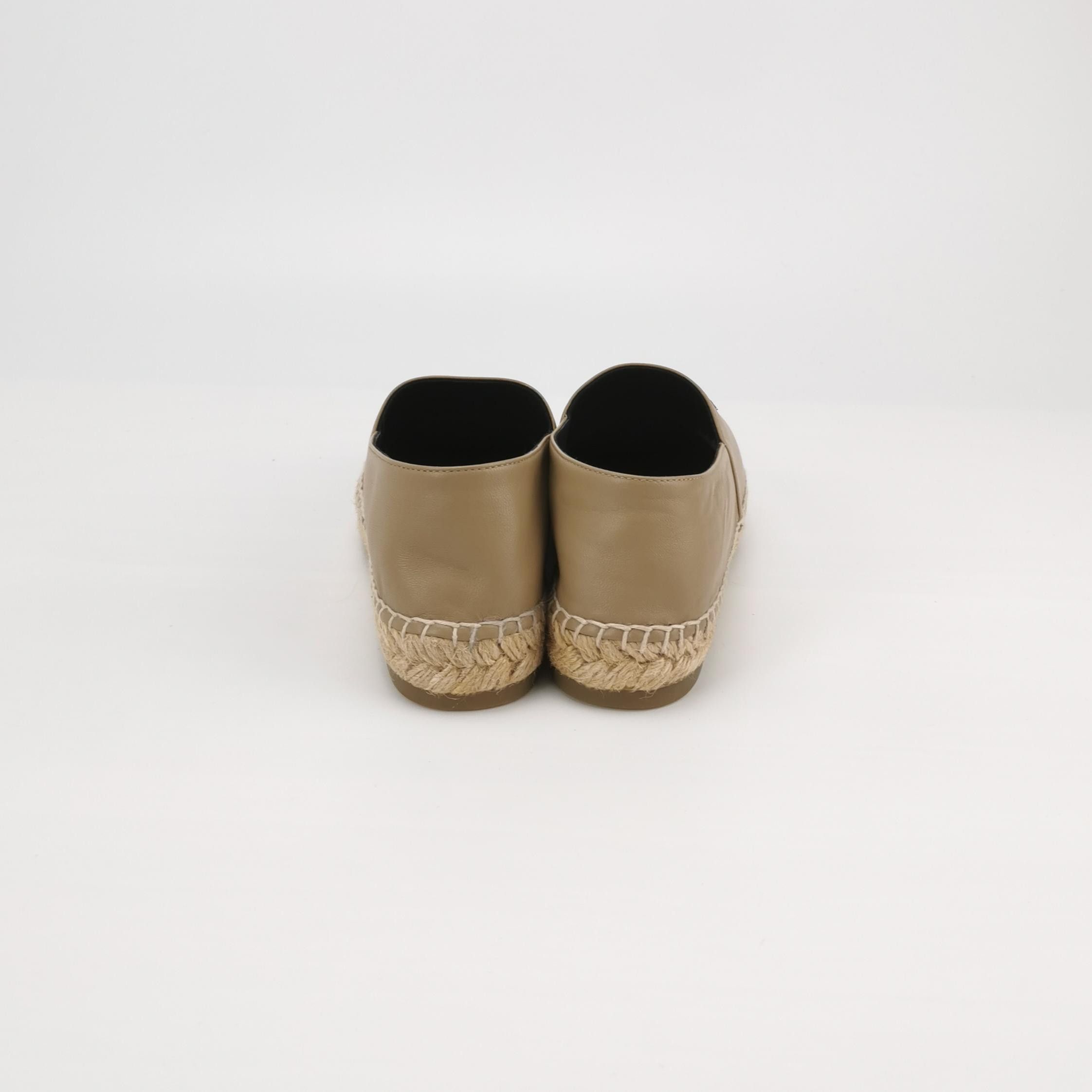 Chanel Chanel Women 7 Flats Size US 7 / IT 37 - 4 Thumbnail