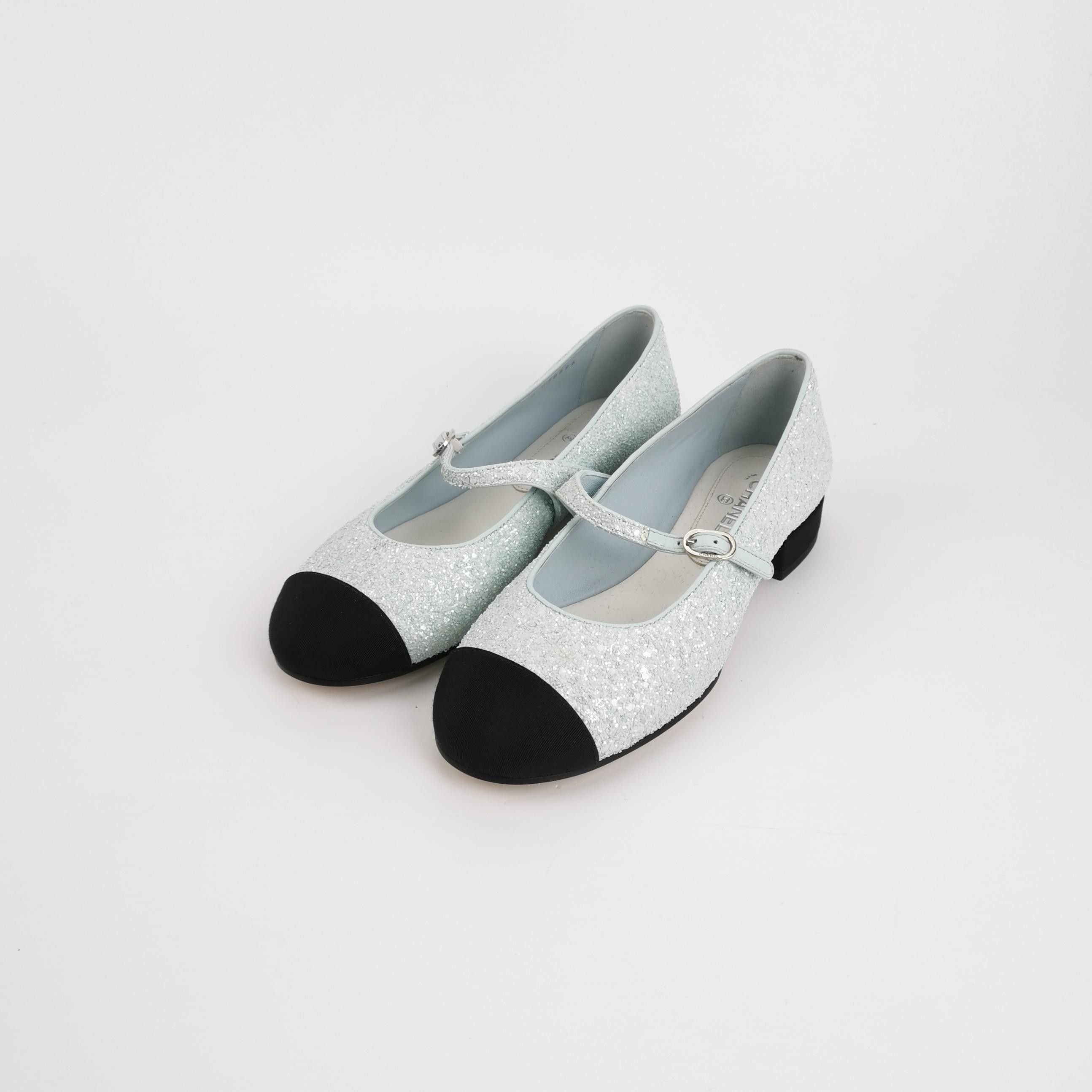 Chanel Chanel Women 6 Flats Size US 6 / IT 36 - 2 Thumbnail