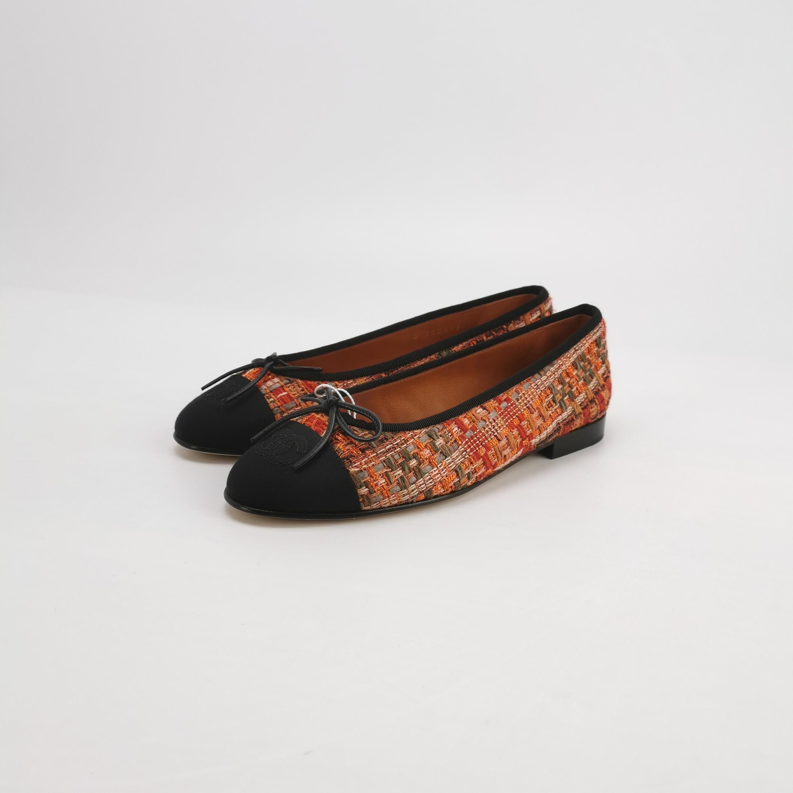 Chanel Chanel Women 6-5 Flats Size US 6.5 / IT 36.5 - 2 Thumbnail