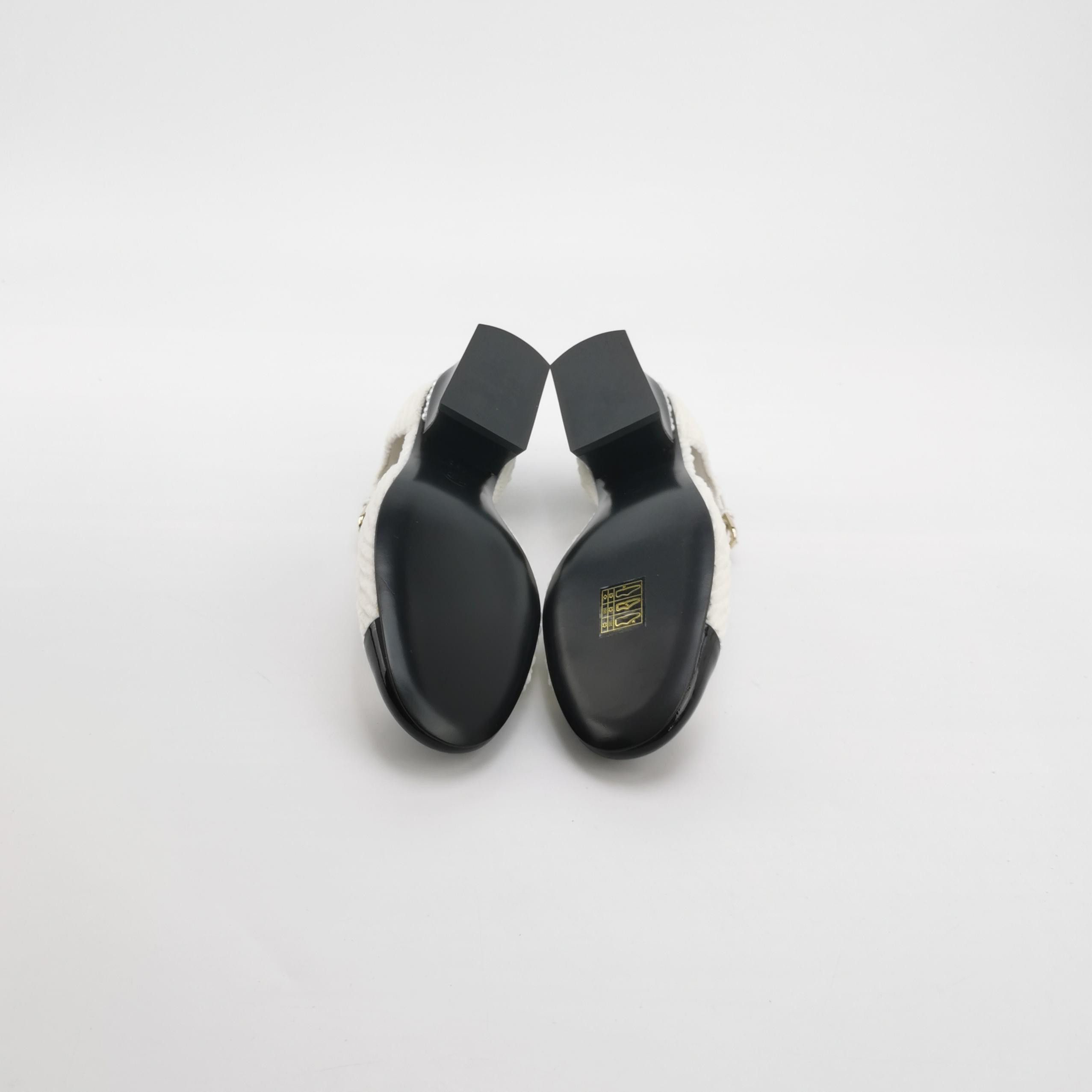 Chanel Chanel Women 6 Flats Size US 6 / IT 36 - 5 Thumbnail
