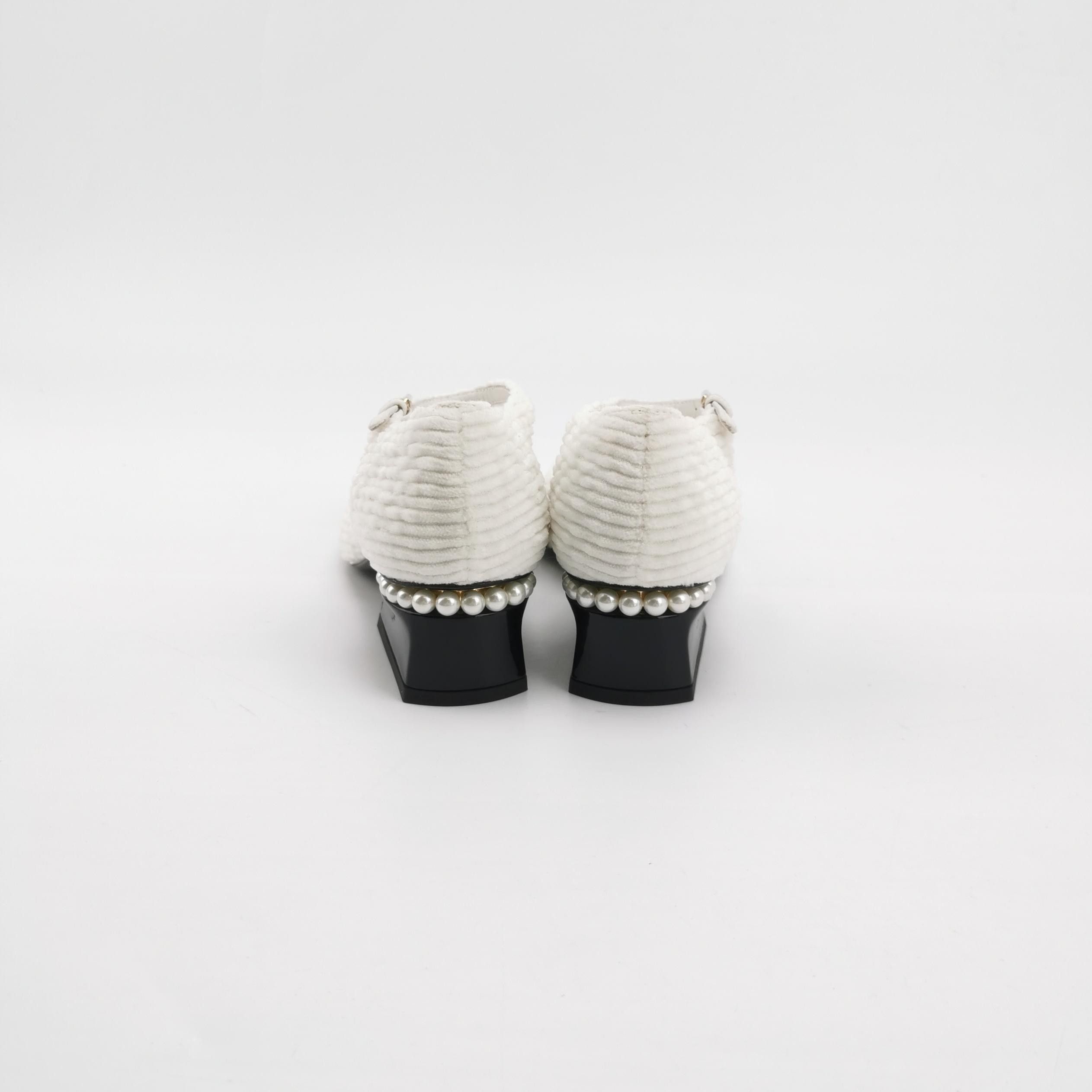 Chanel Chanel Women 6 Flats Size US 6 / IT 36 - 4 Thumbnail