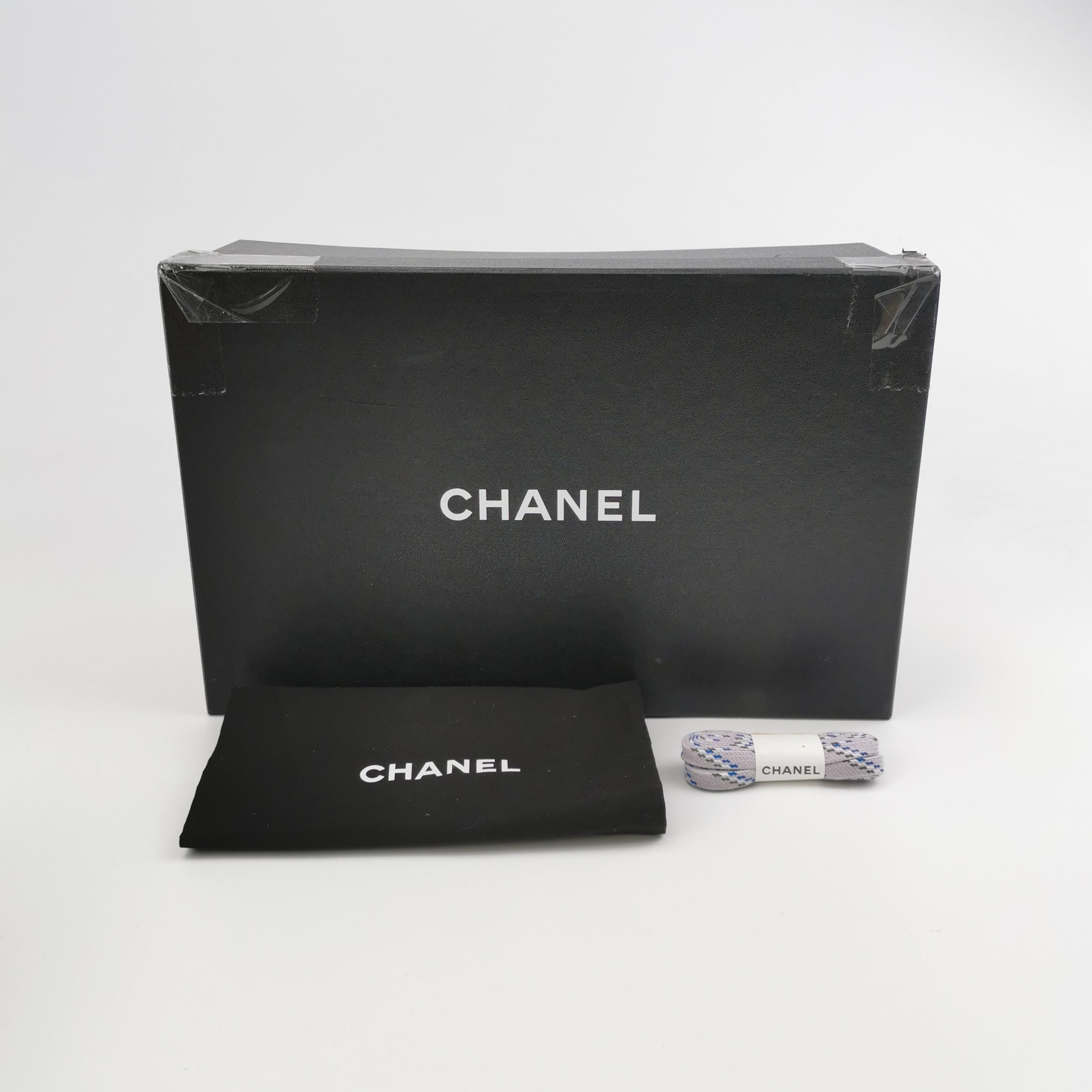 Chanel Chanel Women 6-5 Lowtop Sneakers Size US 6.5 / IT 36.5 - 6 Thumbnail