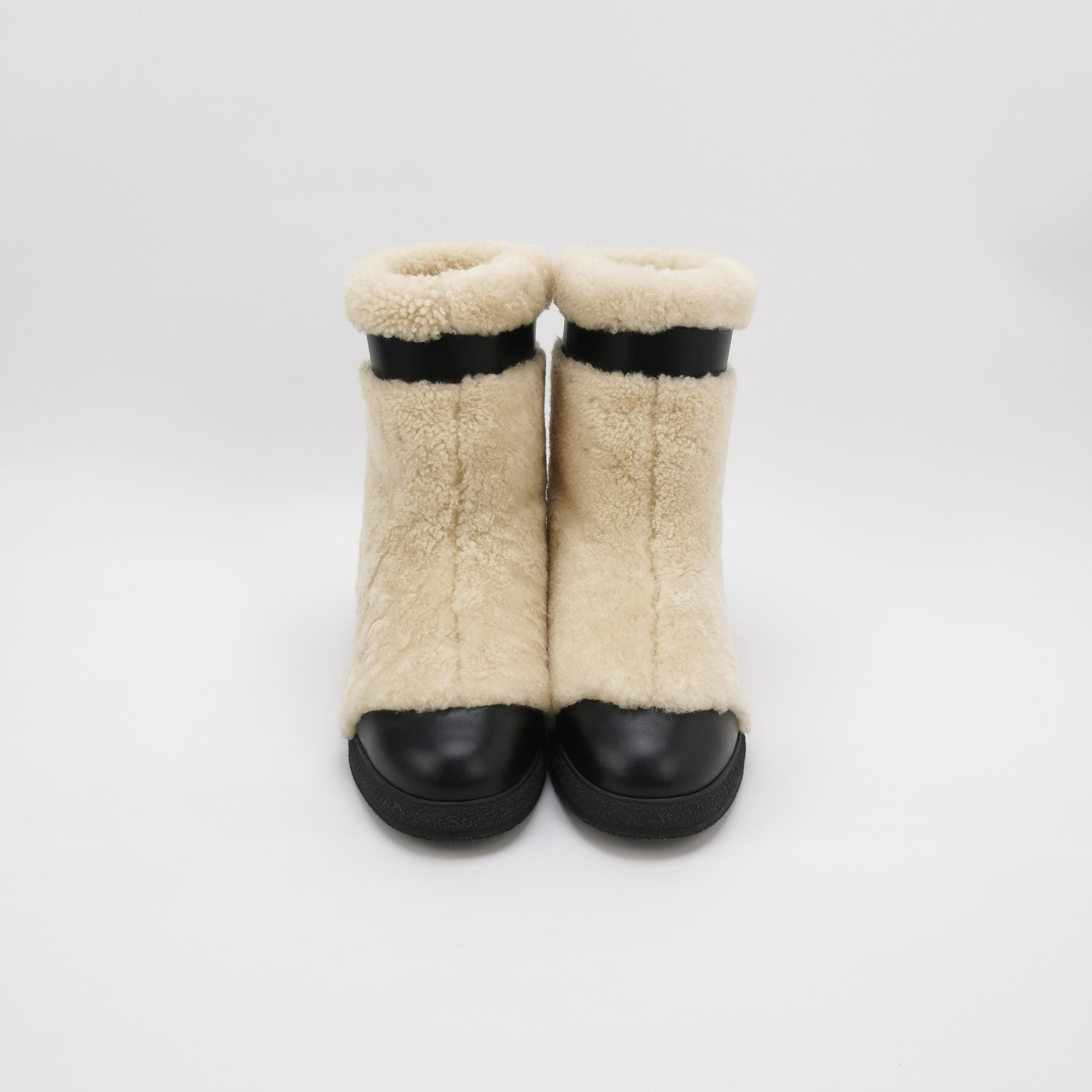 Chanel Chanel Women 7 Boots Size US 7 / IT 37 - 3 Thumbnail