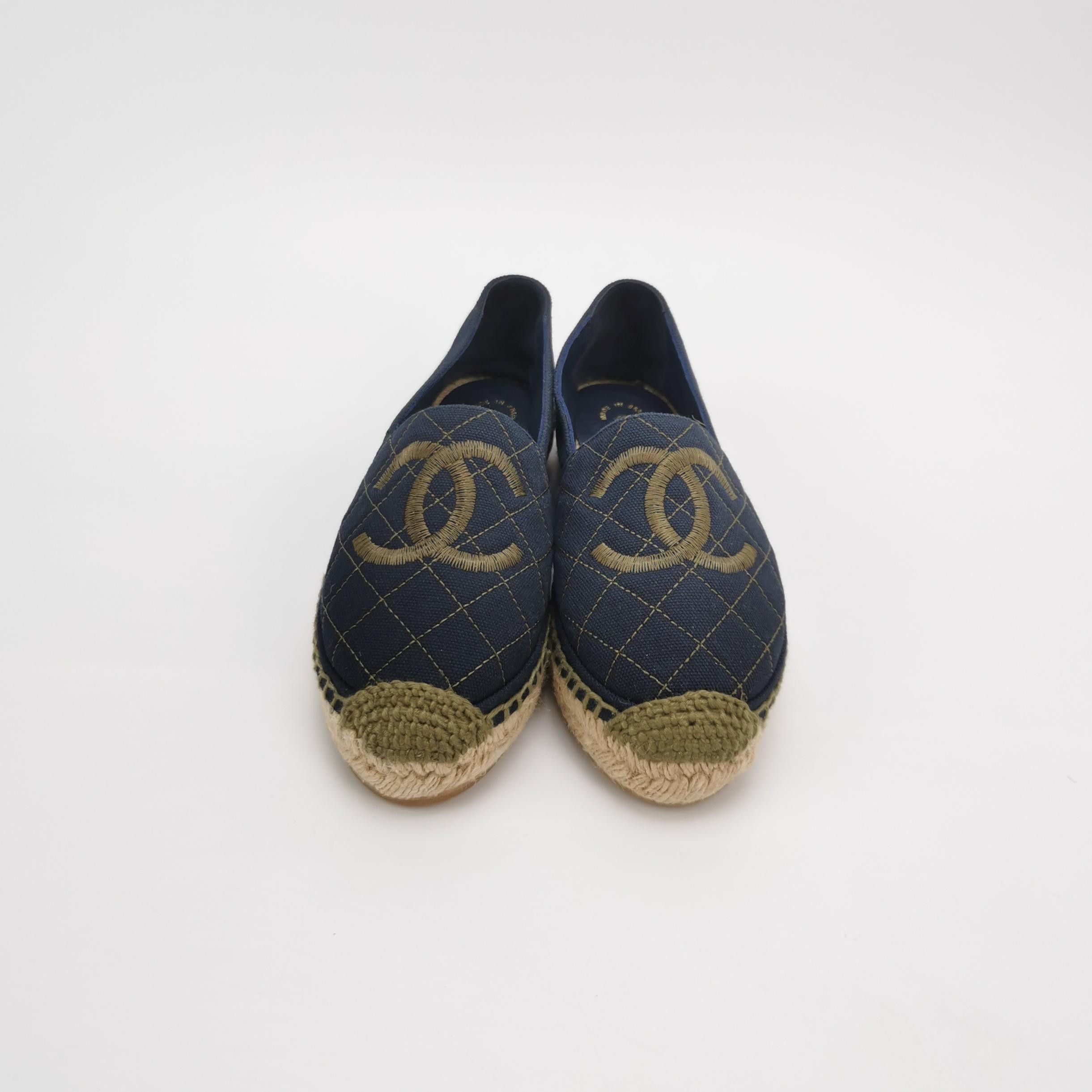 Chanel Chanel Women 5 Flats Size US 5 / IT 35 - 3 Thumbnail