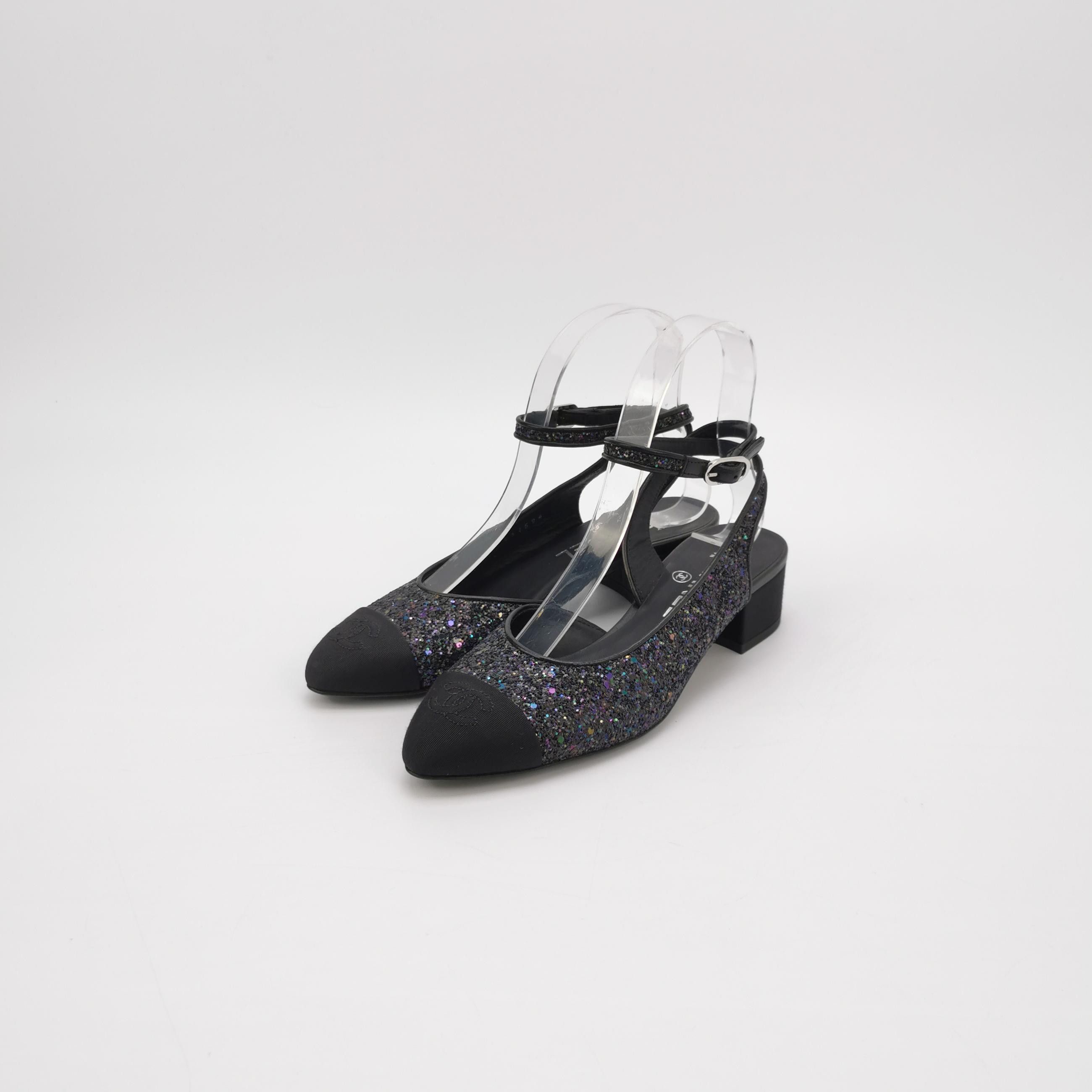 Chanel Chanel Women 6 Flats Size US 6 / IT 36 - 2 Thumbnail