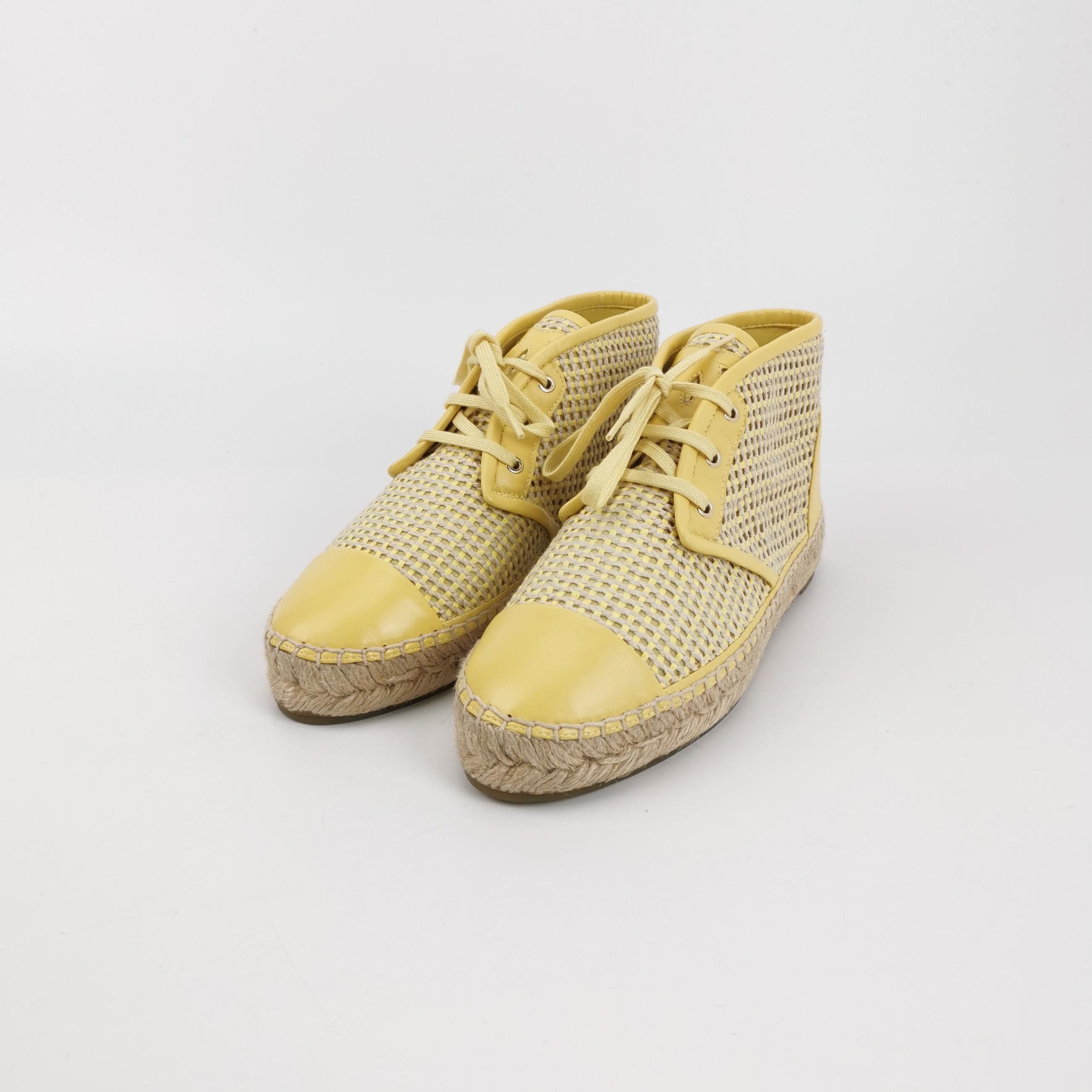 Chanel Chanel Women 7 Flats Size US 7 / IT 37 - 2 Thumbnail