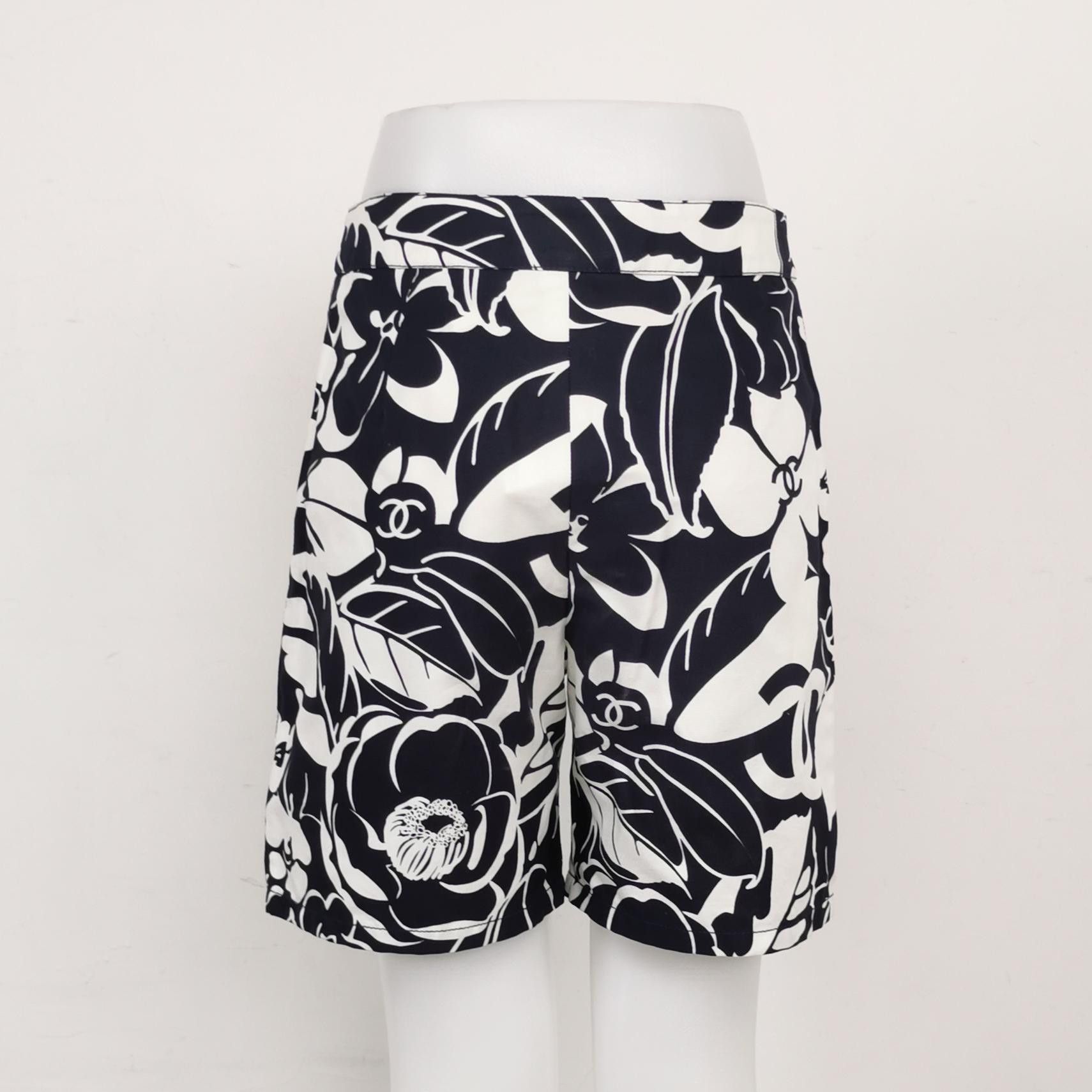 Chanel Chanel Women 38 Shorts Size 38" / US 16 / IT 52 - 2 Thumbnail