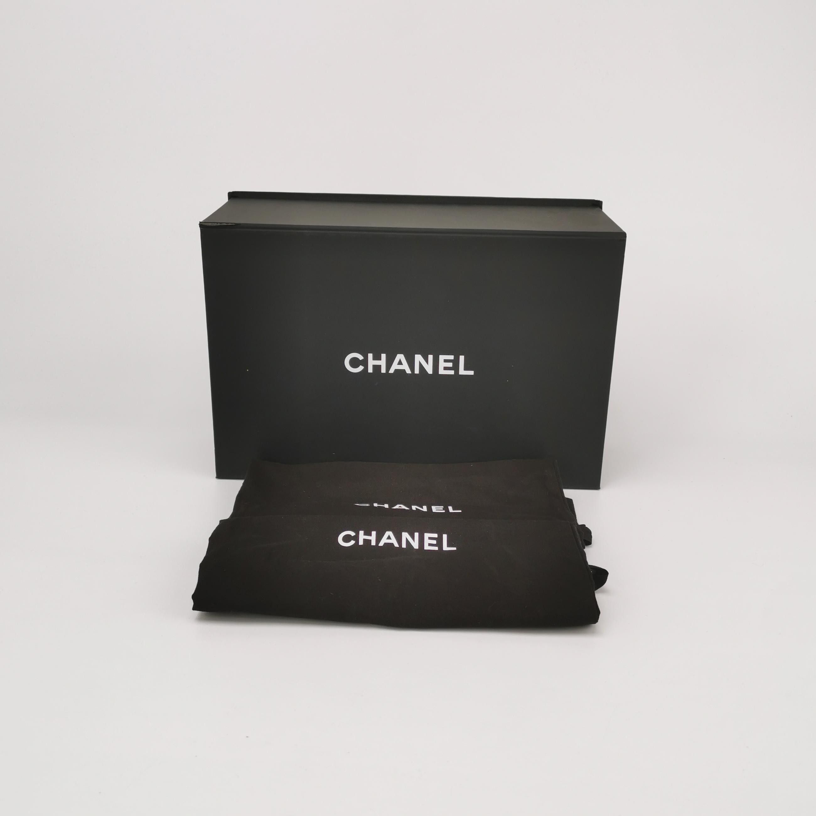 Chanel Chanel Women 5 Flats Size US 5 / IT 35 - 6 Thumbnail