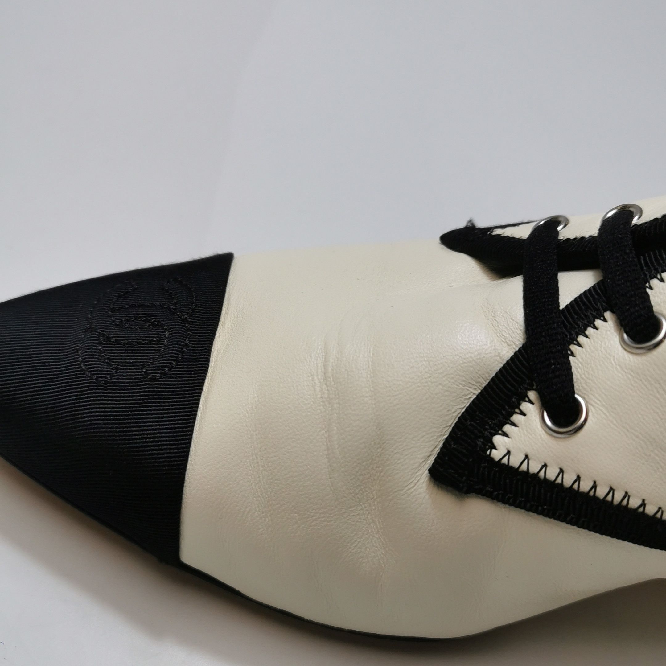 Chanel Chanel Women 8 Flats Size US 8 / IT 38 - 10 Thumbnail