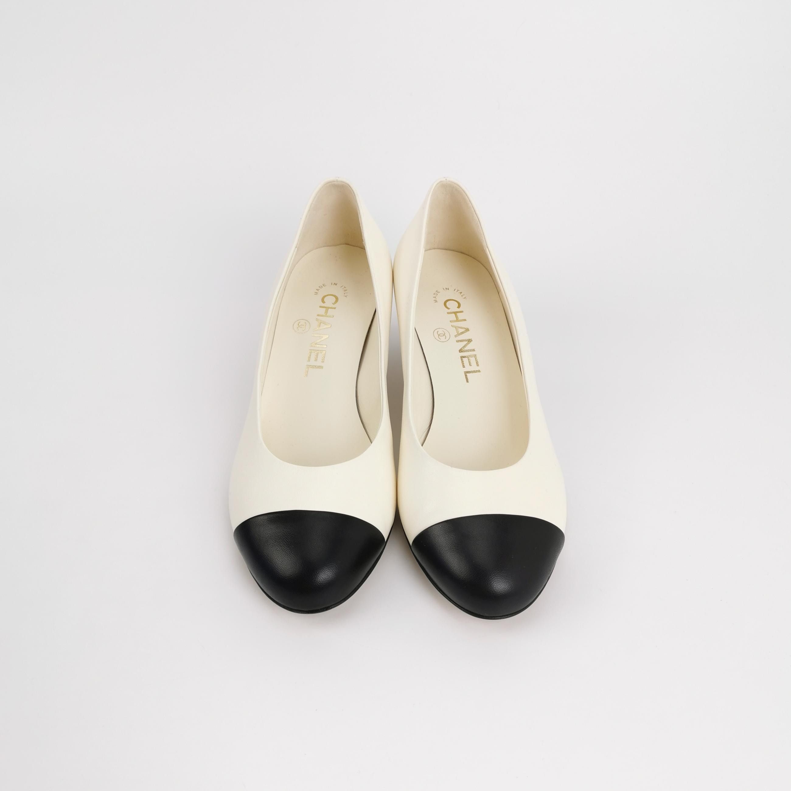Chanel Chanel Women 5-5 Flats Size US 5.5 / IT 35.5 - 3 Thumbnail