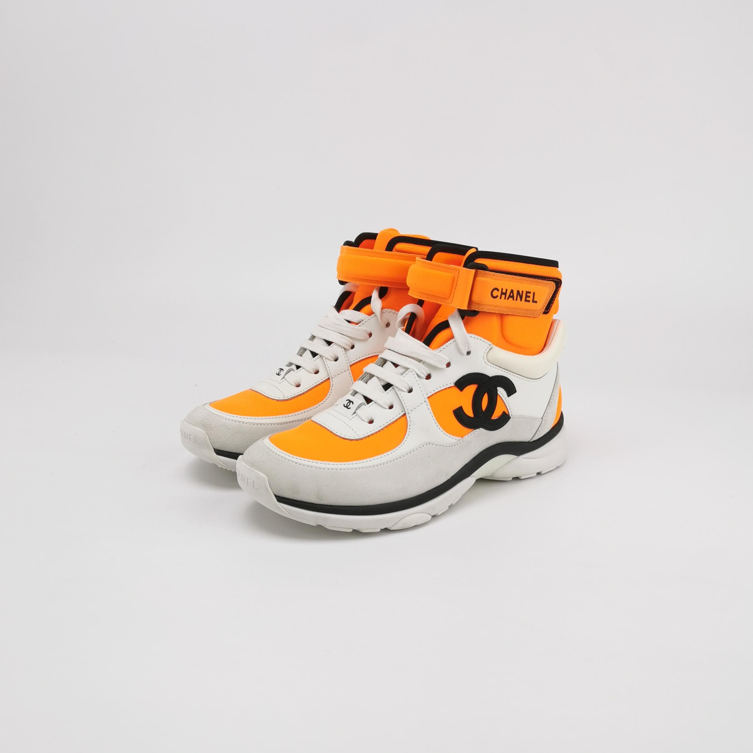Chanel Chanel Women 6-5 Lowtop Sneakers Size US 6.5 / IT 36.5 - 2 Thumbnail
